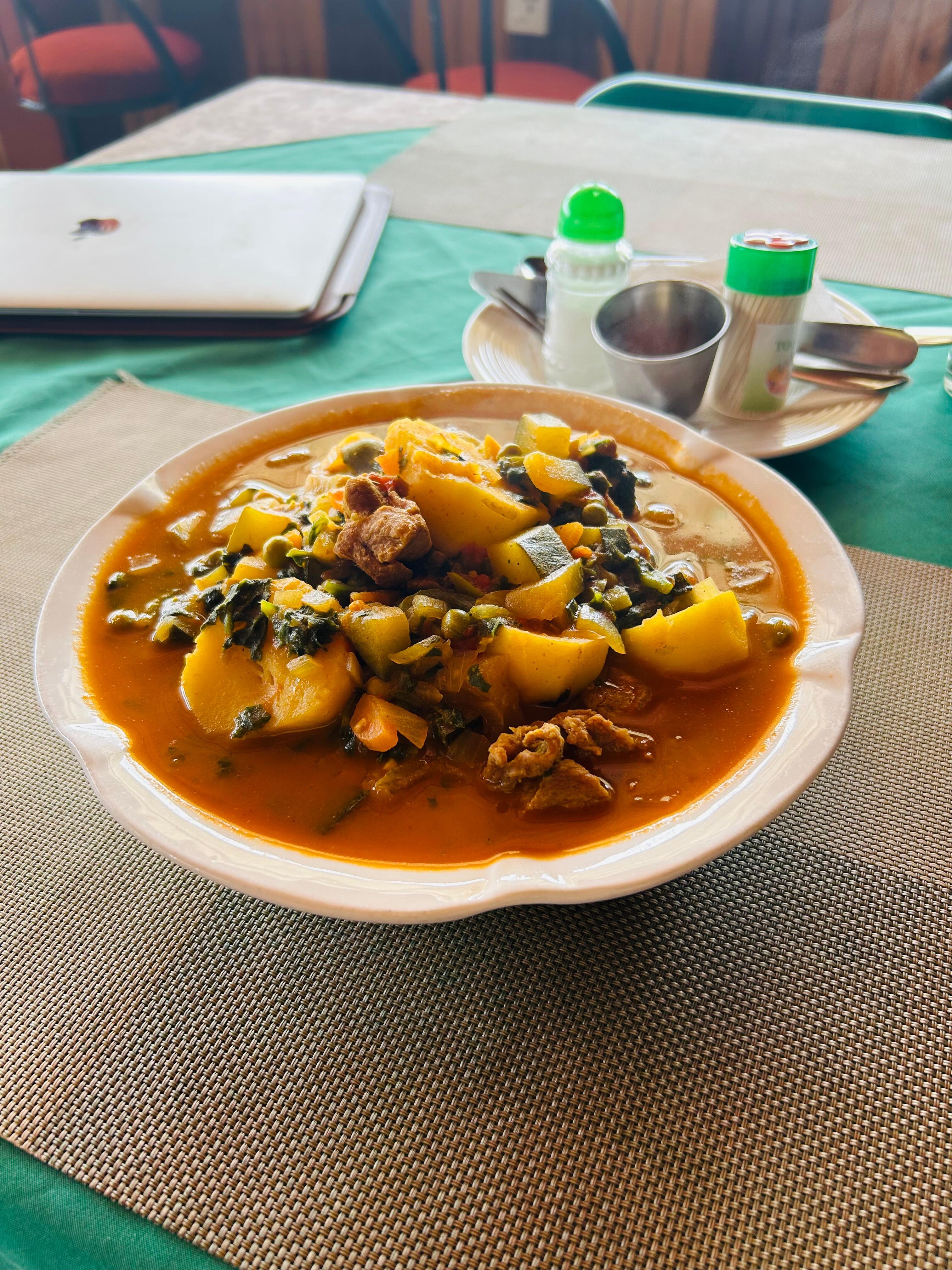 ローカルフードの筆頭、アガトゴ。優しい味でお腹いっぱいになります。