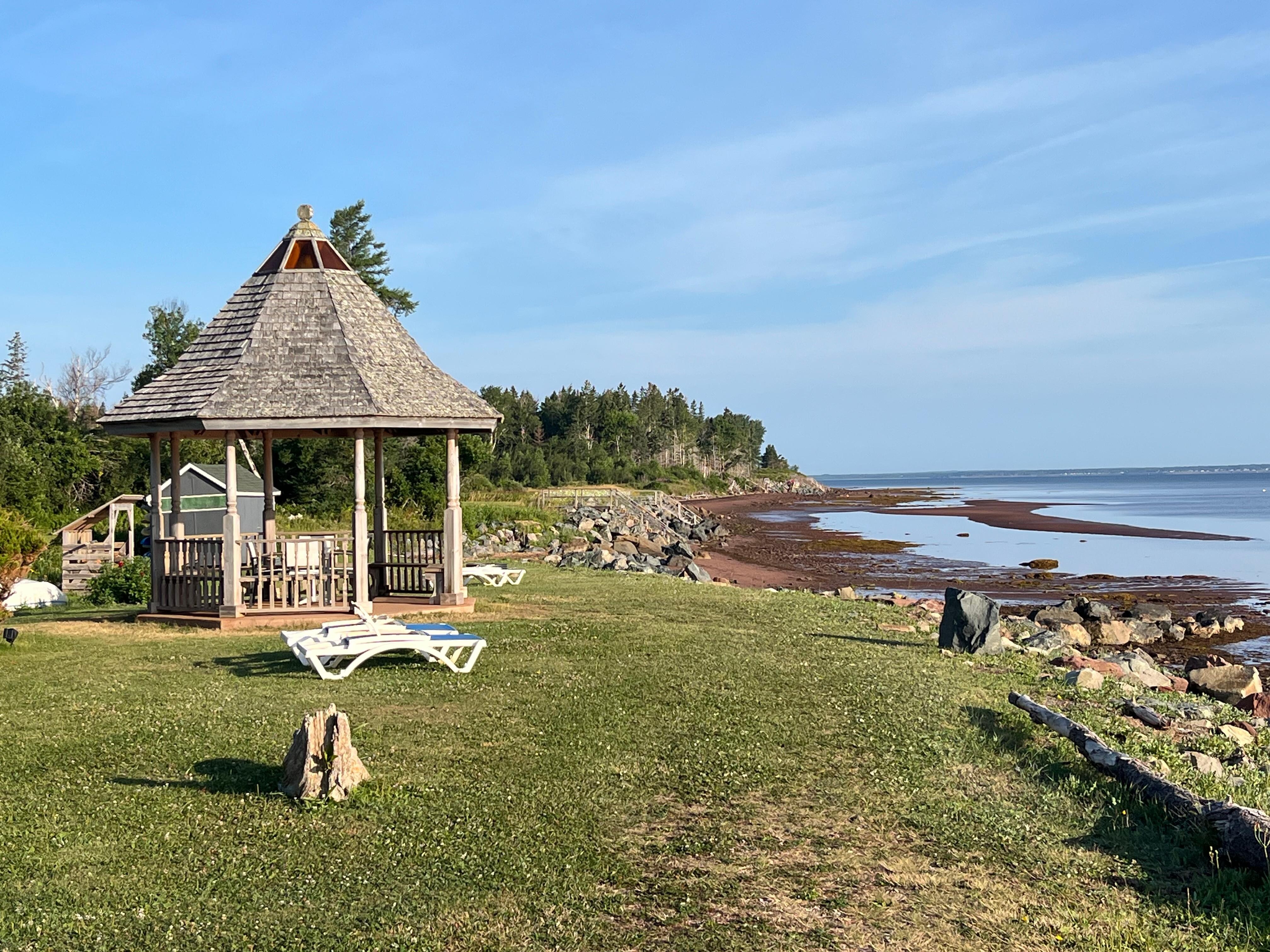 Gazebo by the straight 
