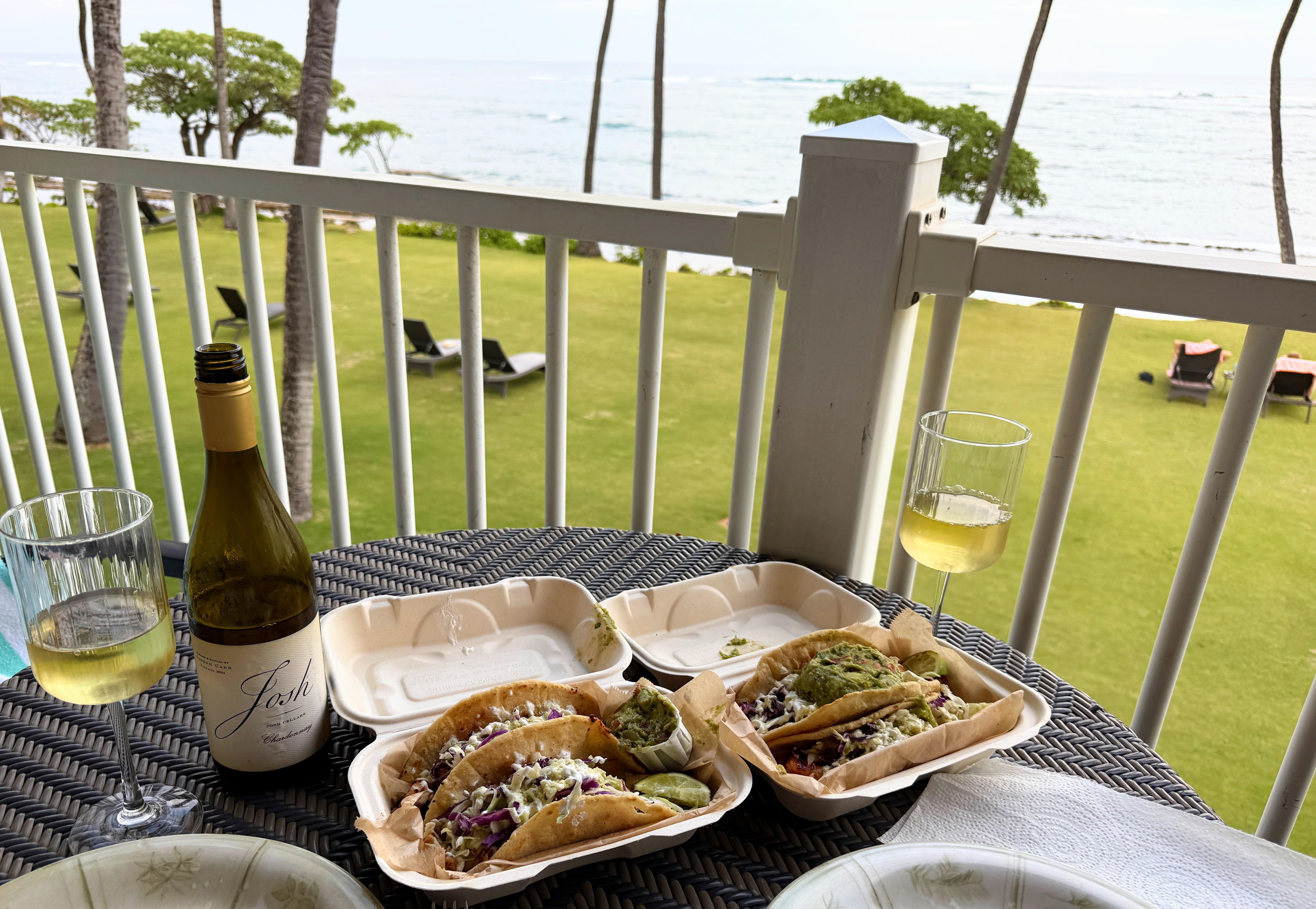 Tacos & wine on the balcony 