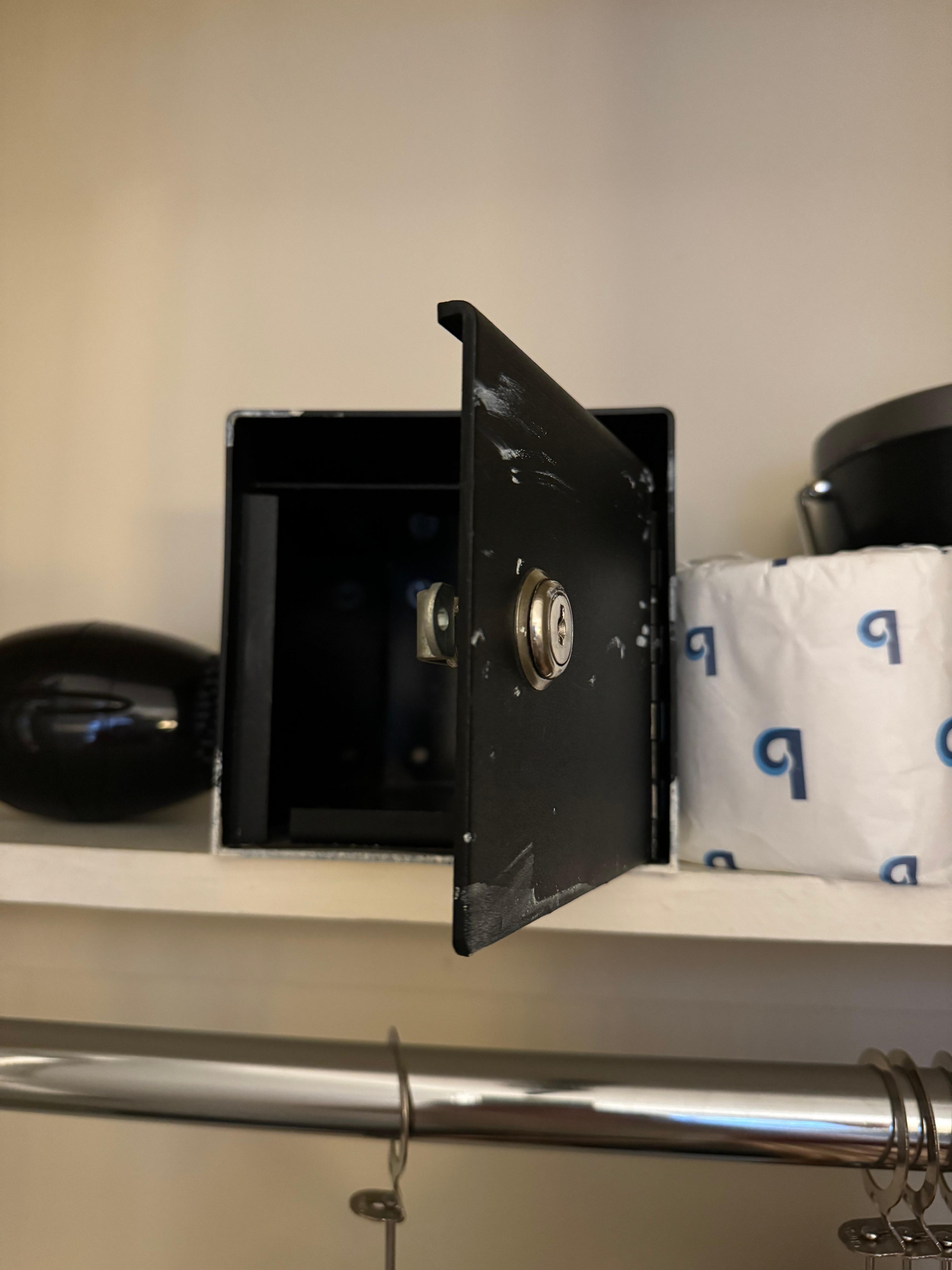 Tiny safe - where is the key??
