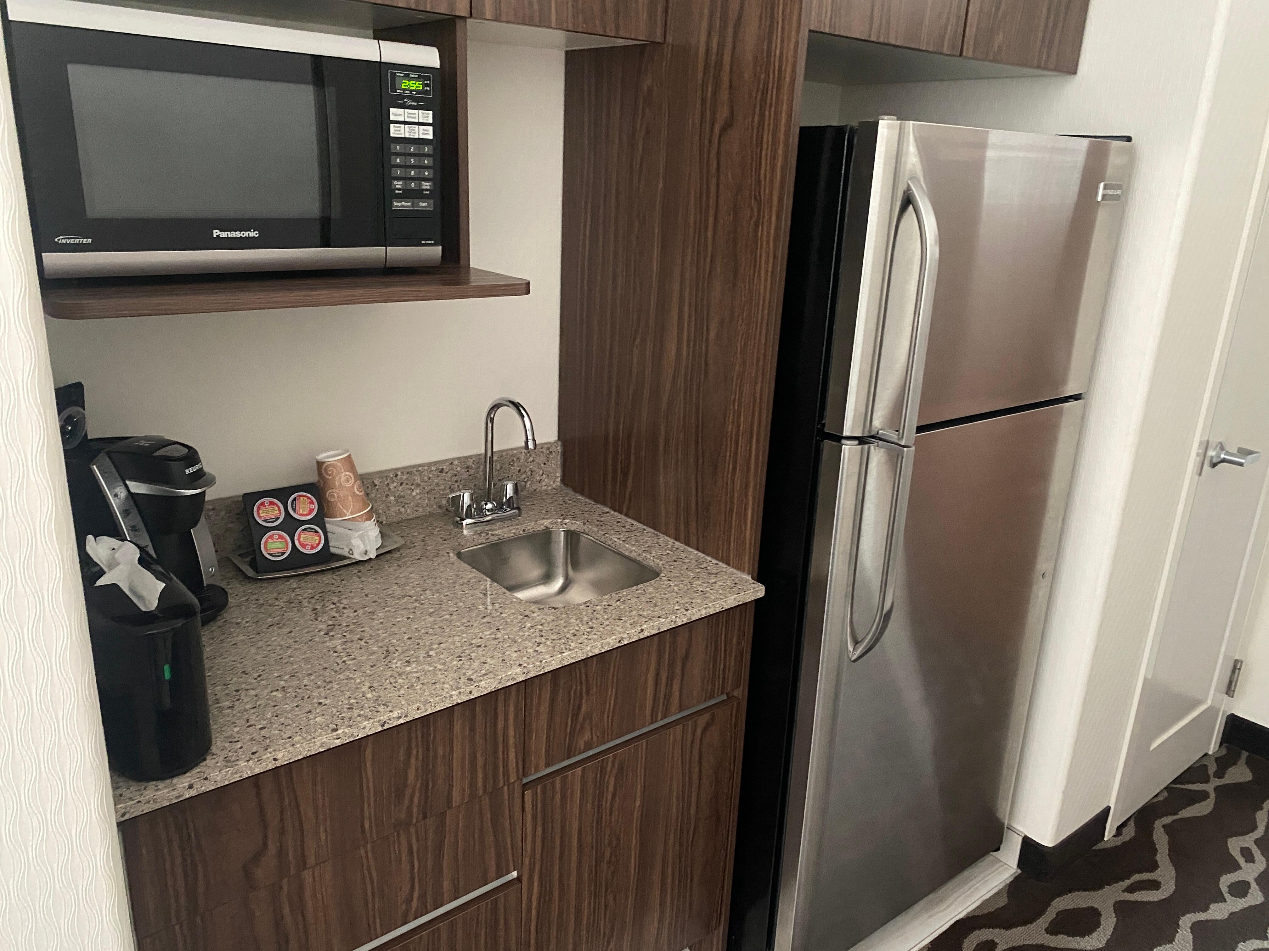 Full size fridge band microwave