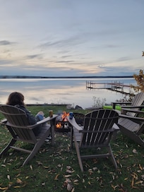 Great campfire views with very nice outdoor furniture