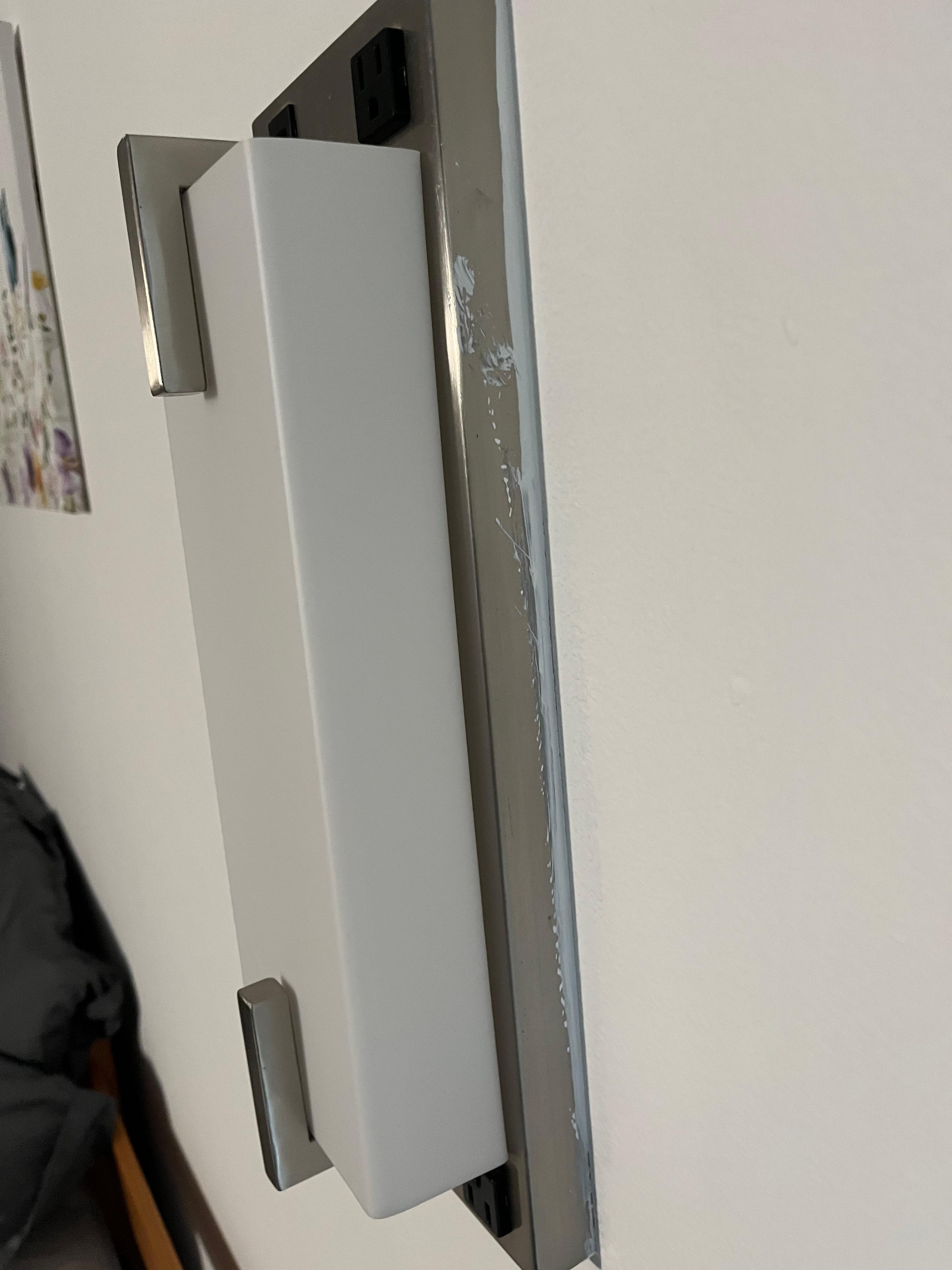 The painting is horrible 