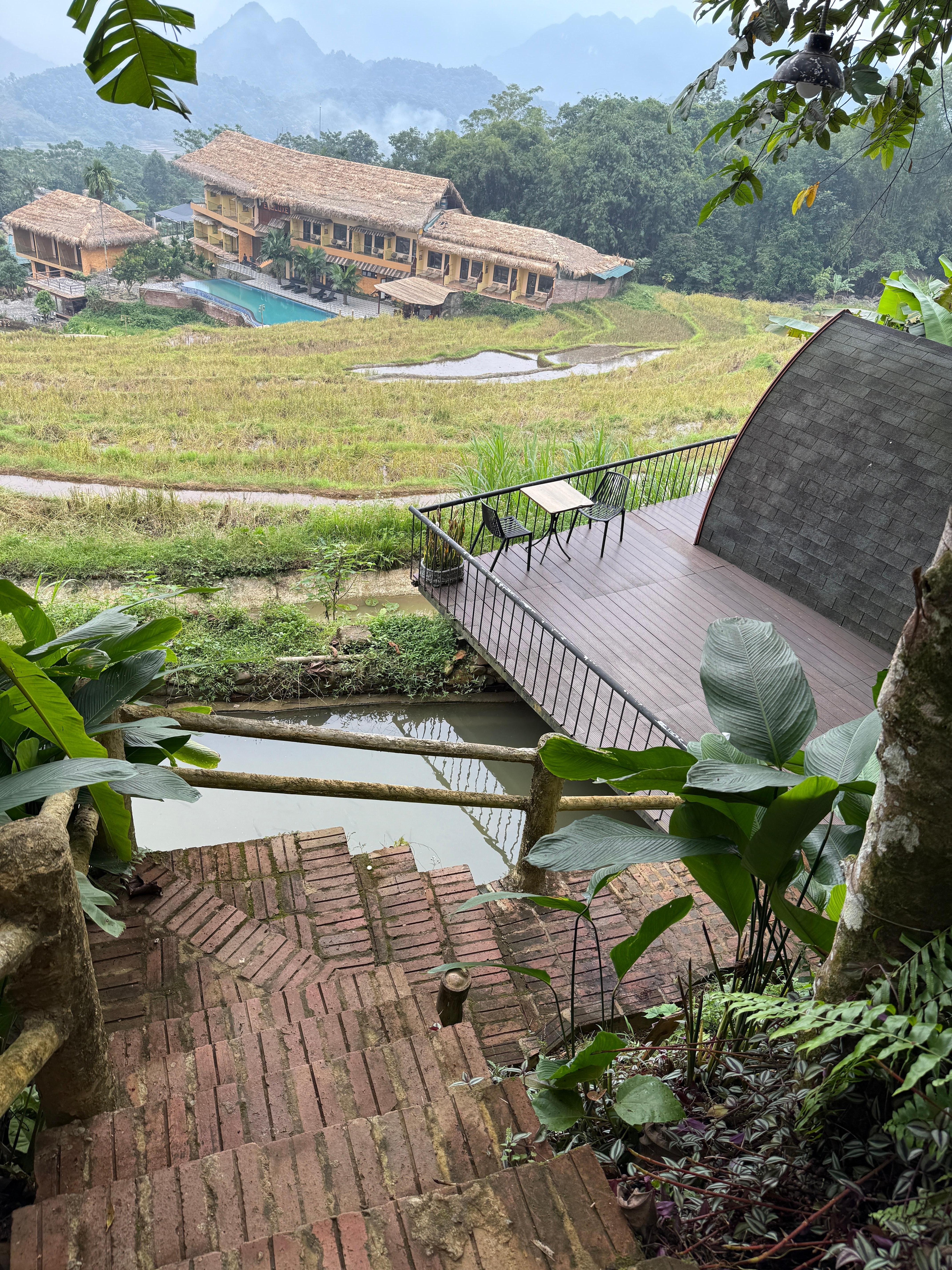 To the right, “tent” I stayed in, like a tiny home. Perfect for one. Loved the space and huge deck