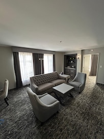 Suite living room