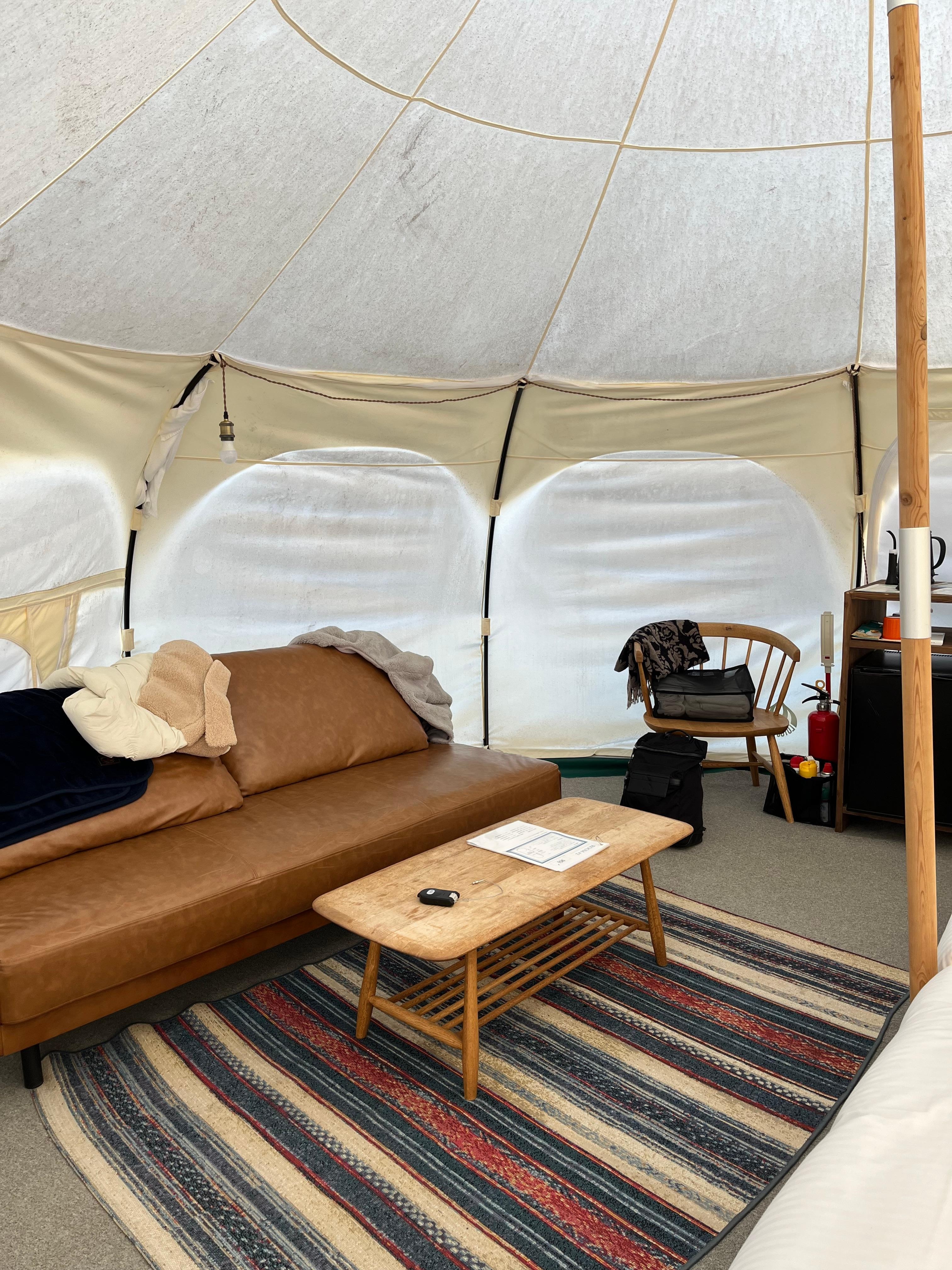 ソファでまったり語り合いができます。