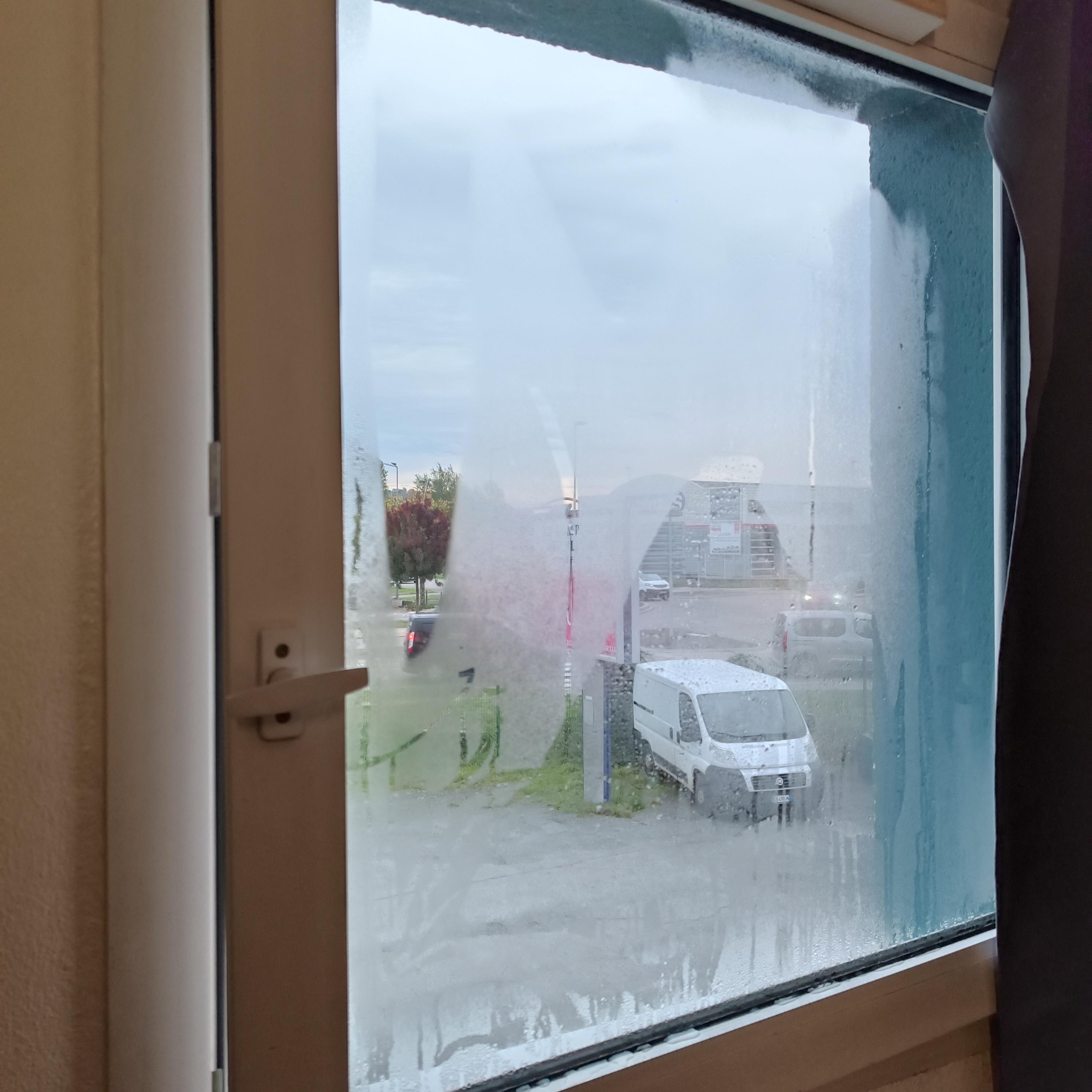 Humidité dans la pièce ++ car clim réversible ne fonctionnait pas