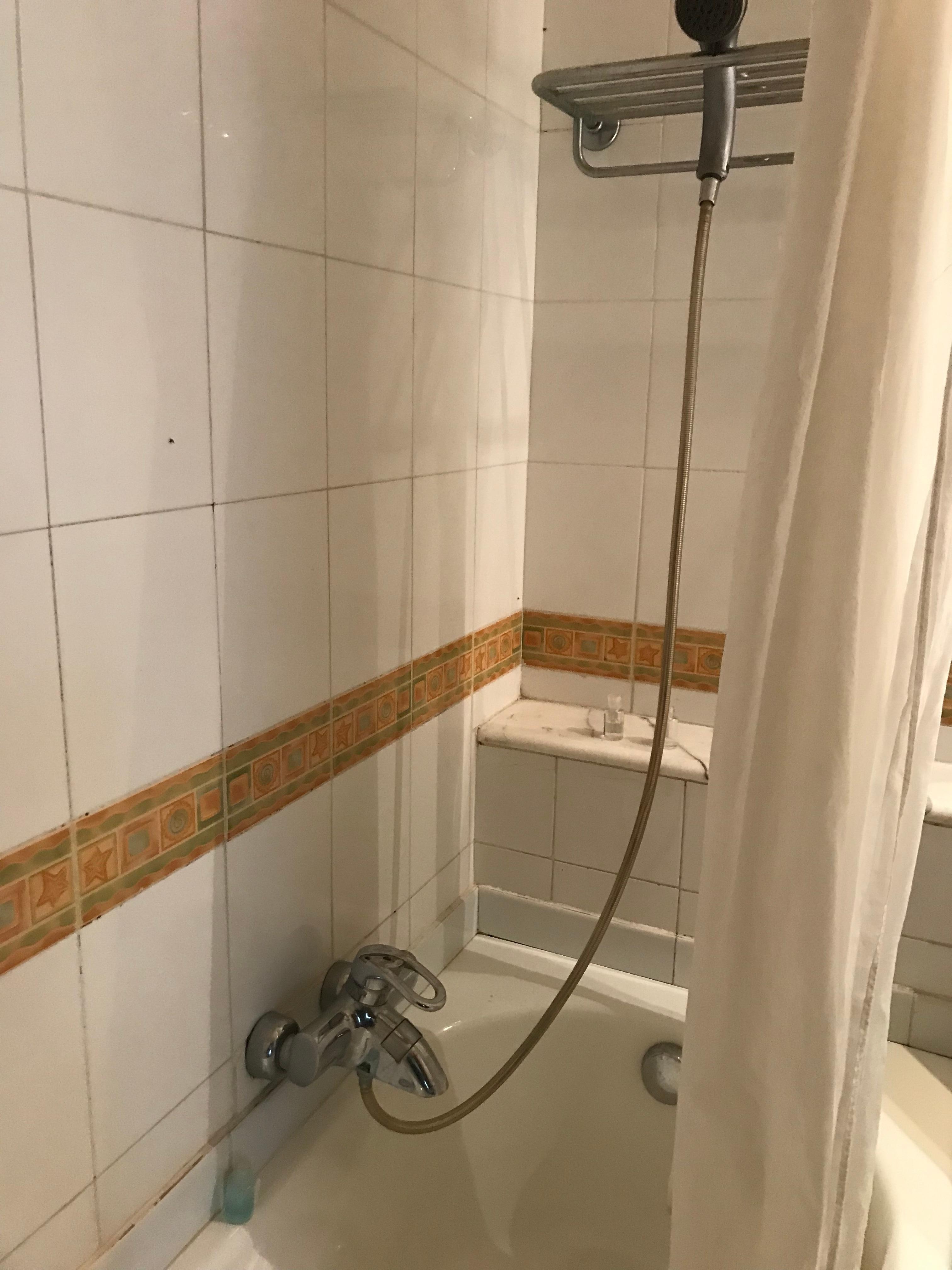 Falta de ducha. Tivemos que „adaptar“