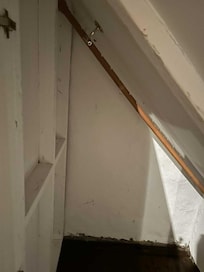 Closet..with clothes rail set at 70 degrees