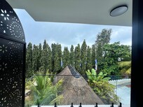 “Pool view” balcony