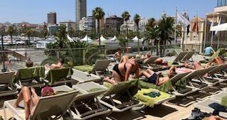 Very crowded sundeck with hardly umbrella's. And if you manage to fight off another person and get an umbrella? It does not work and stay up. Nobody there to help you!