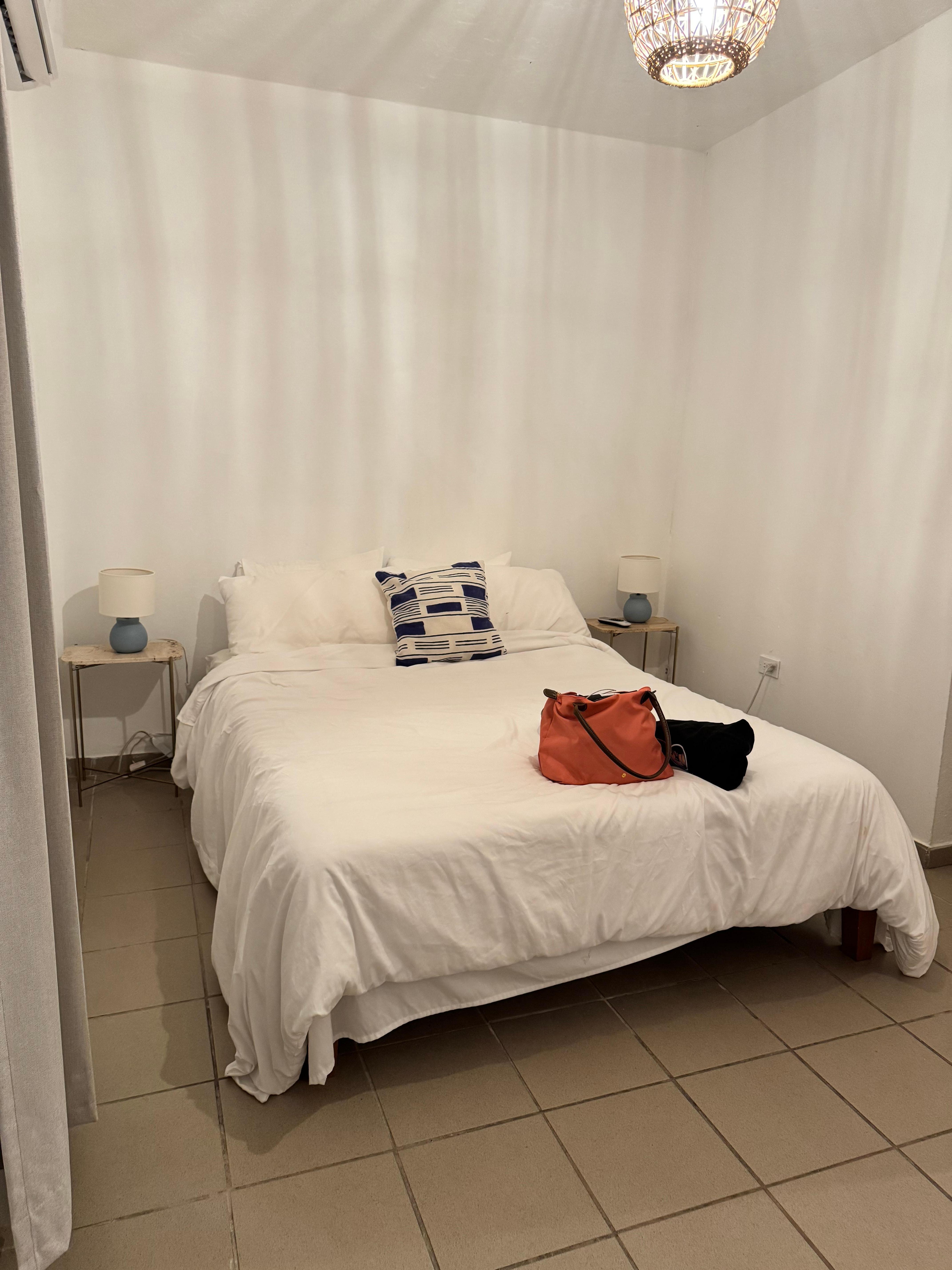 Room 5 simple and clean 