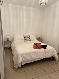 Room 5 simple and clean