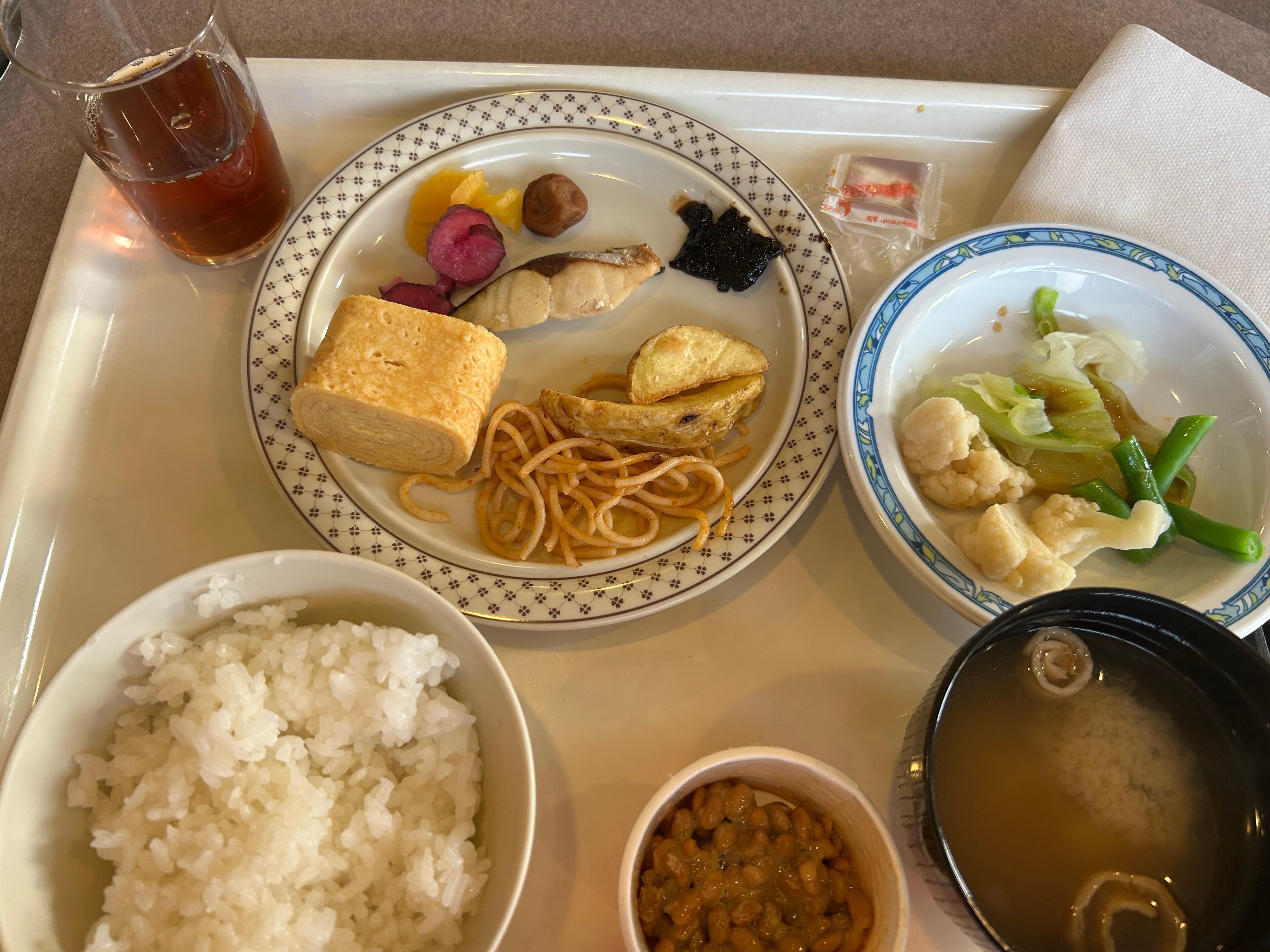 朝ごはんは、バイキング。