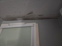 Dans la chambre :/ une explication a eu lieu, mais en fin de séjour..