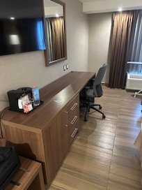 No había luz en el escritorio, lo que hace imposible trabajar