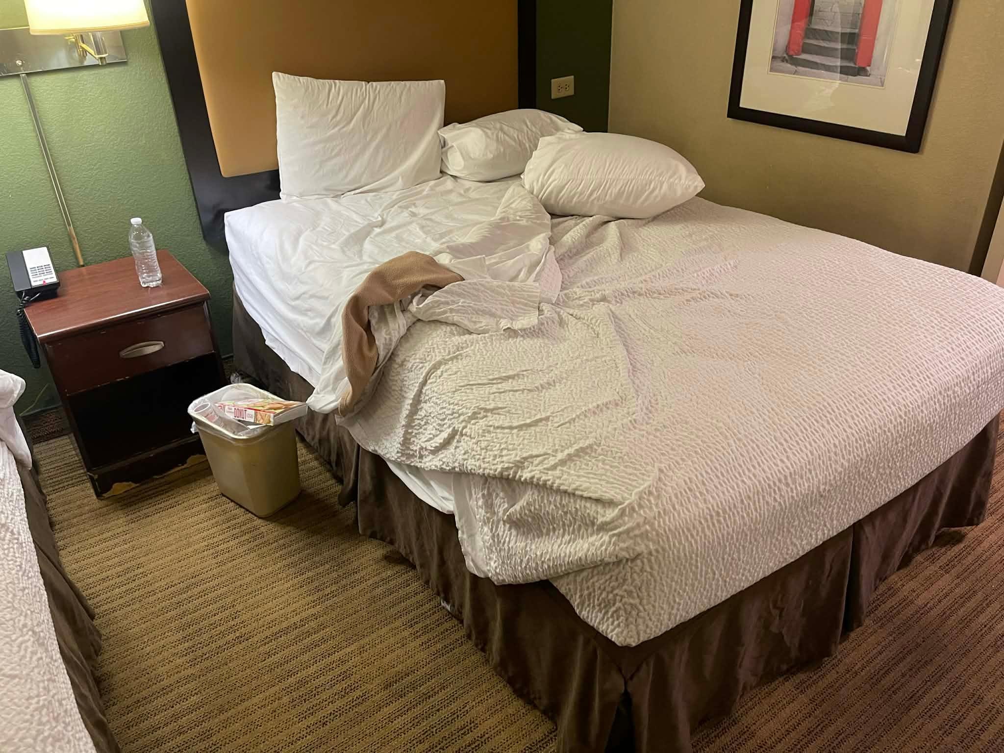 Previous guest trash during check in