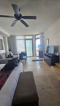 Cute bathroom and kitchenette as well