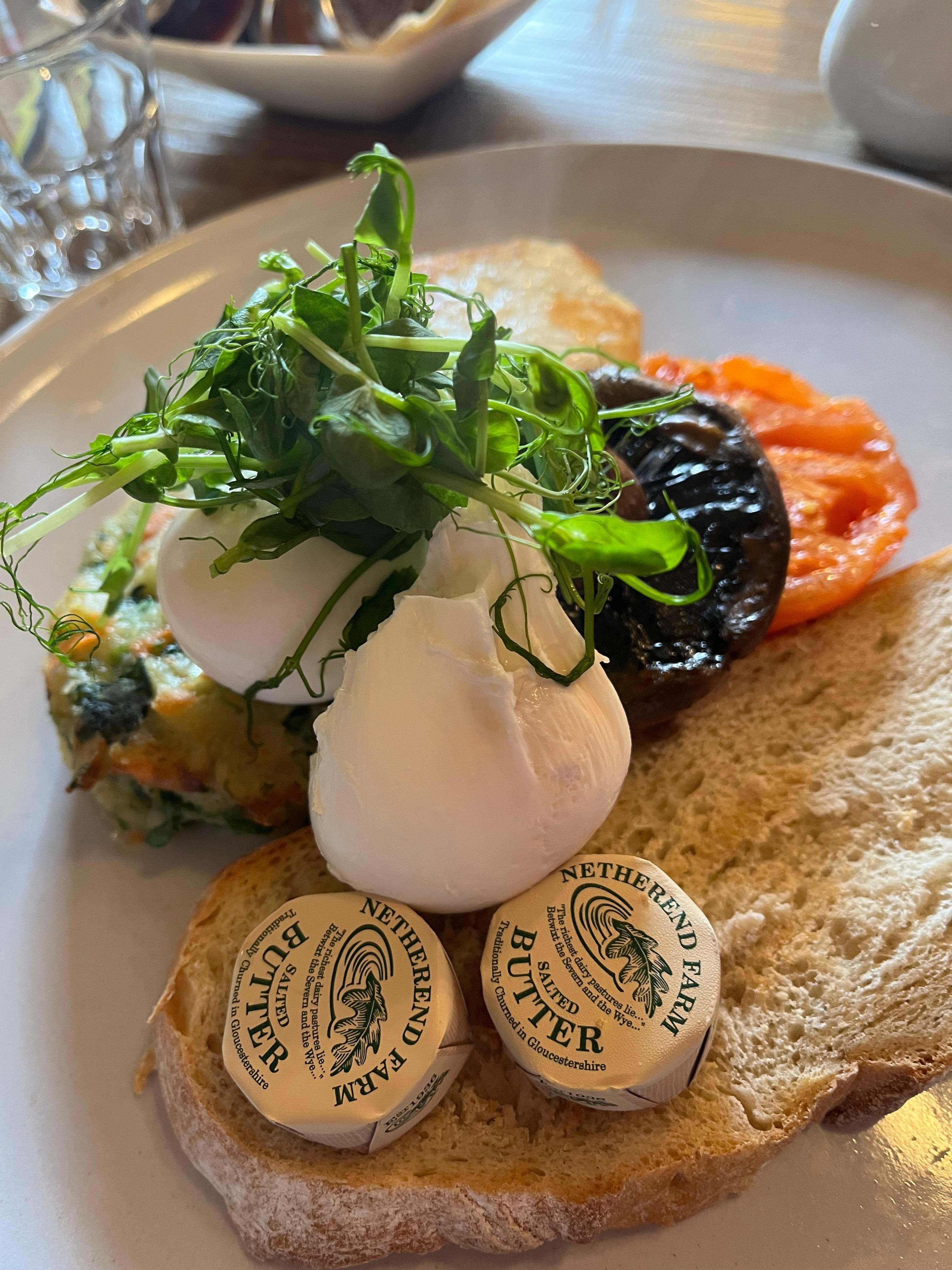 Breakfast second day was beautiful but had to ask for fresh juice & second cup of coffee ! 