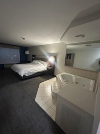 King Bed with Jacuzzi tub