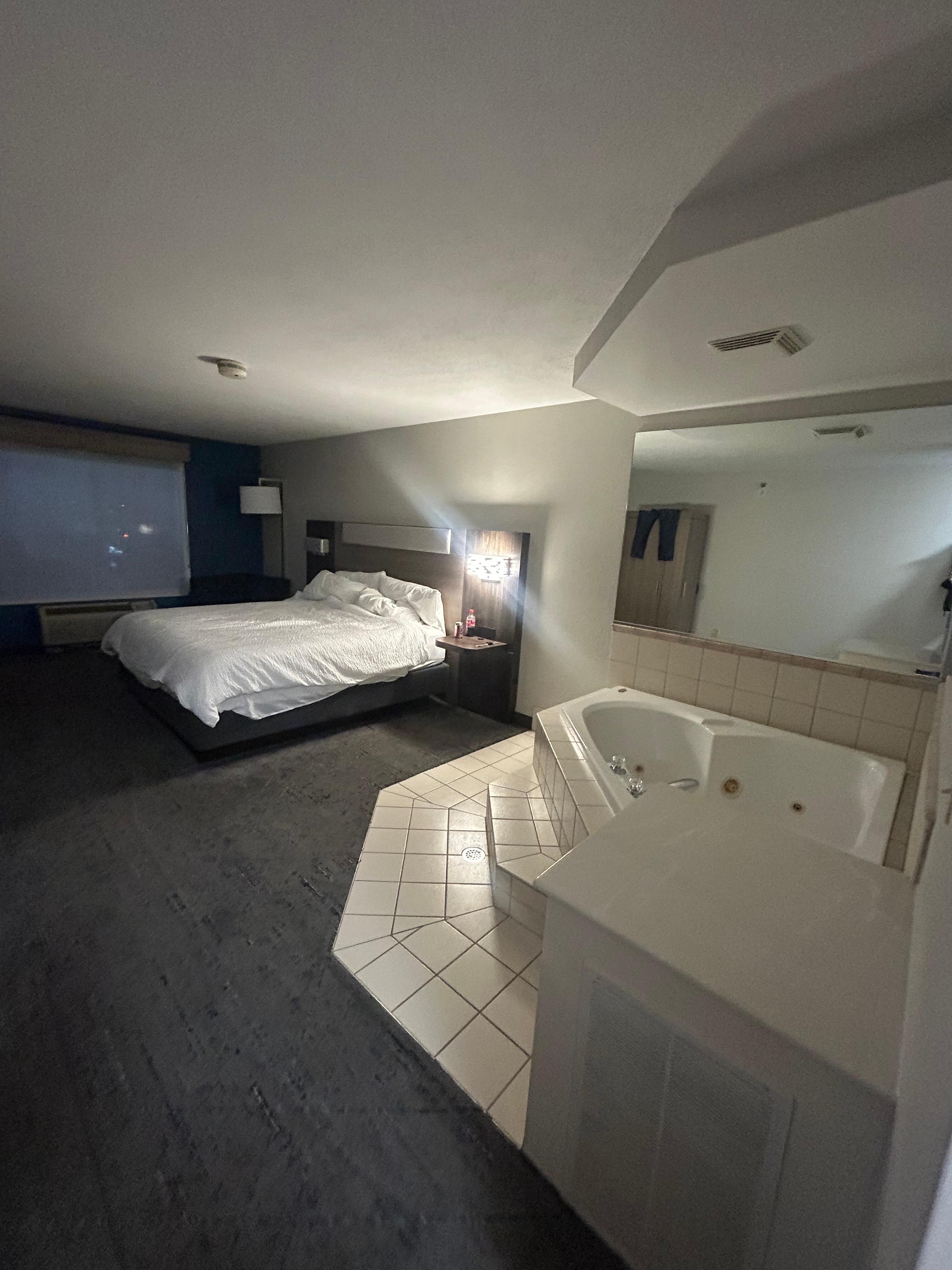King Bed with Jacuzzi tub