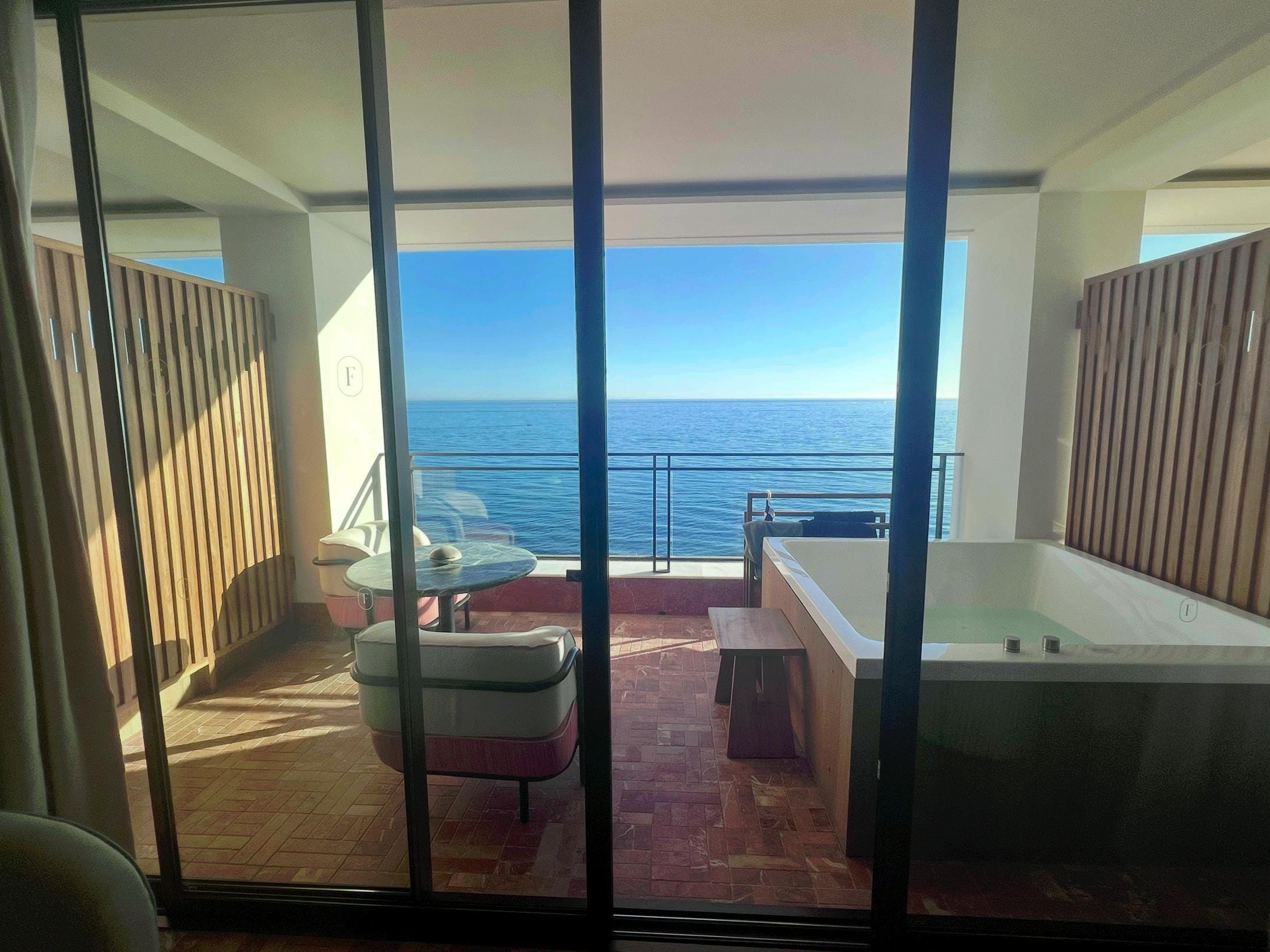 The lovely balcony with sea view and whirlpool
