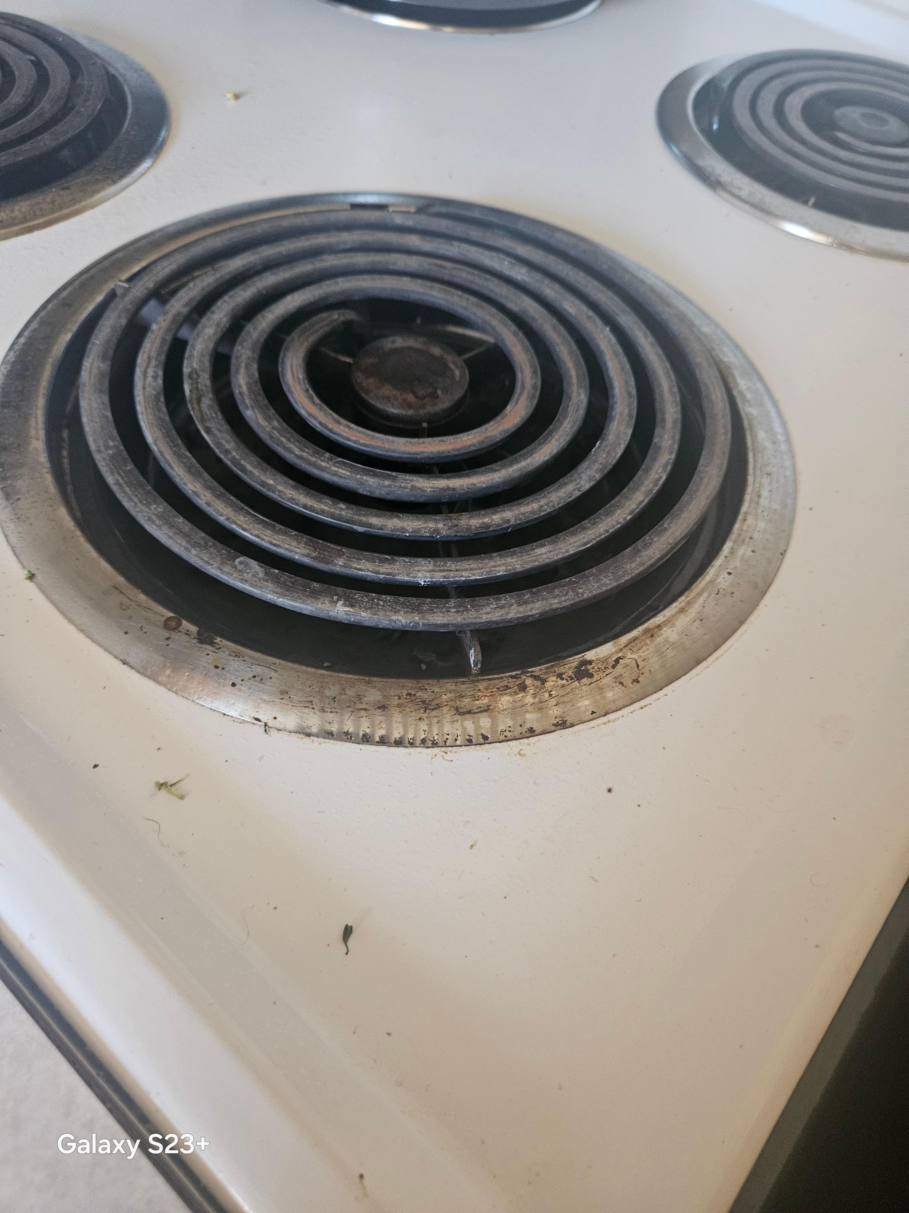 Stove had crumbs and stains that were easy to remove but that wasn't my job