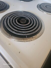 Stove had crumbs and stains that were easy to remove but that wasn't my job