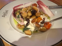 Virkelig lækker ret med gnocchi i bistroen