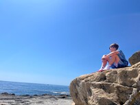 Algas LÂŽandrago
Rocky beach - ladder into the sea and plenty of beach bars⊠15 min walk.