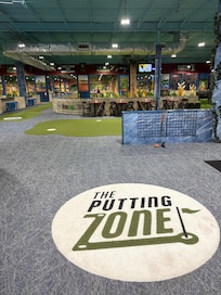 Before flight home, played 18 hole indoor putting course..fun!