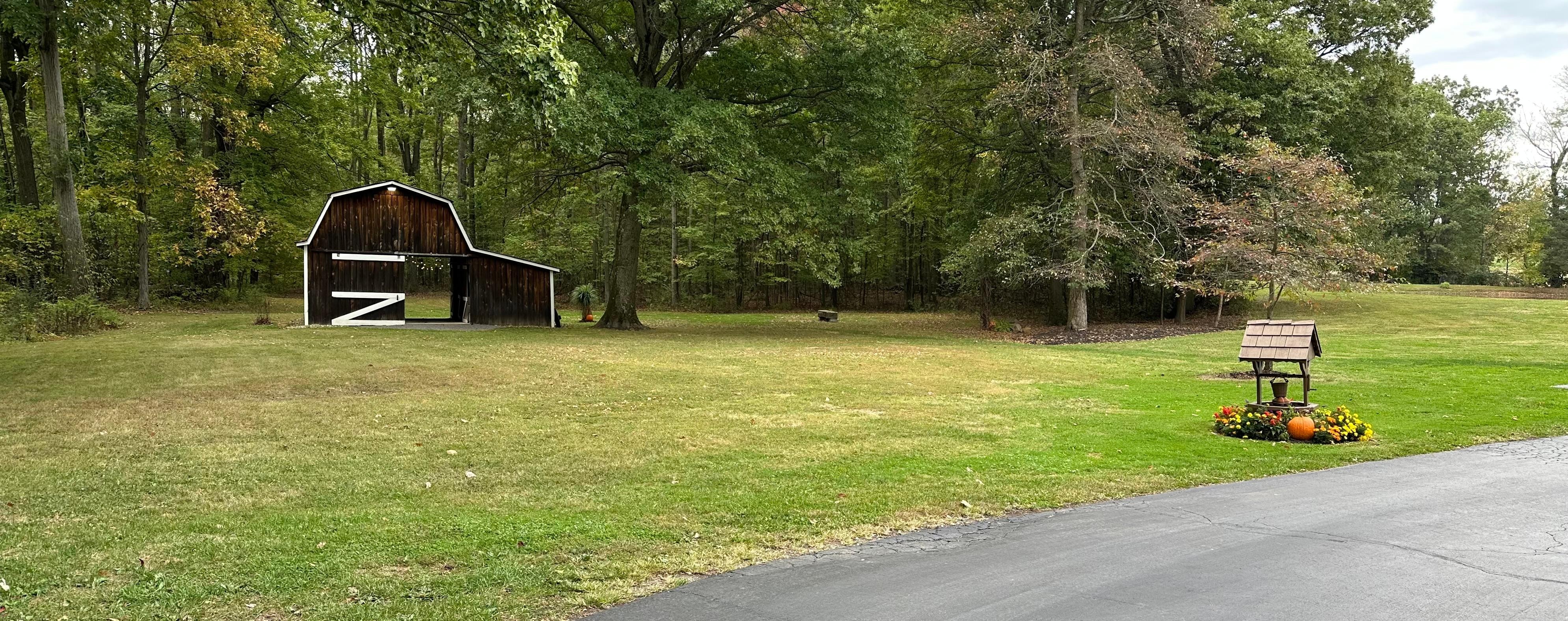 Loved the little stable🍂