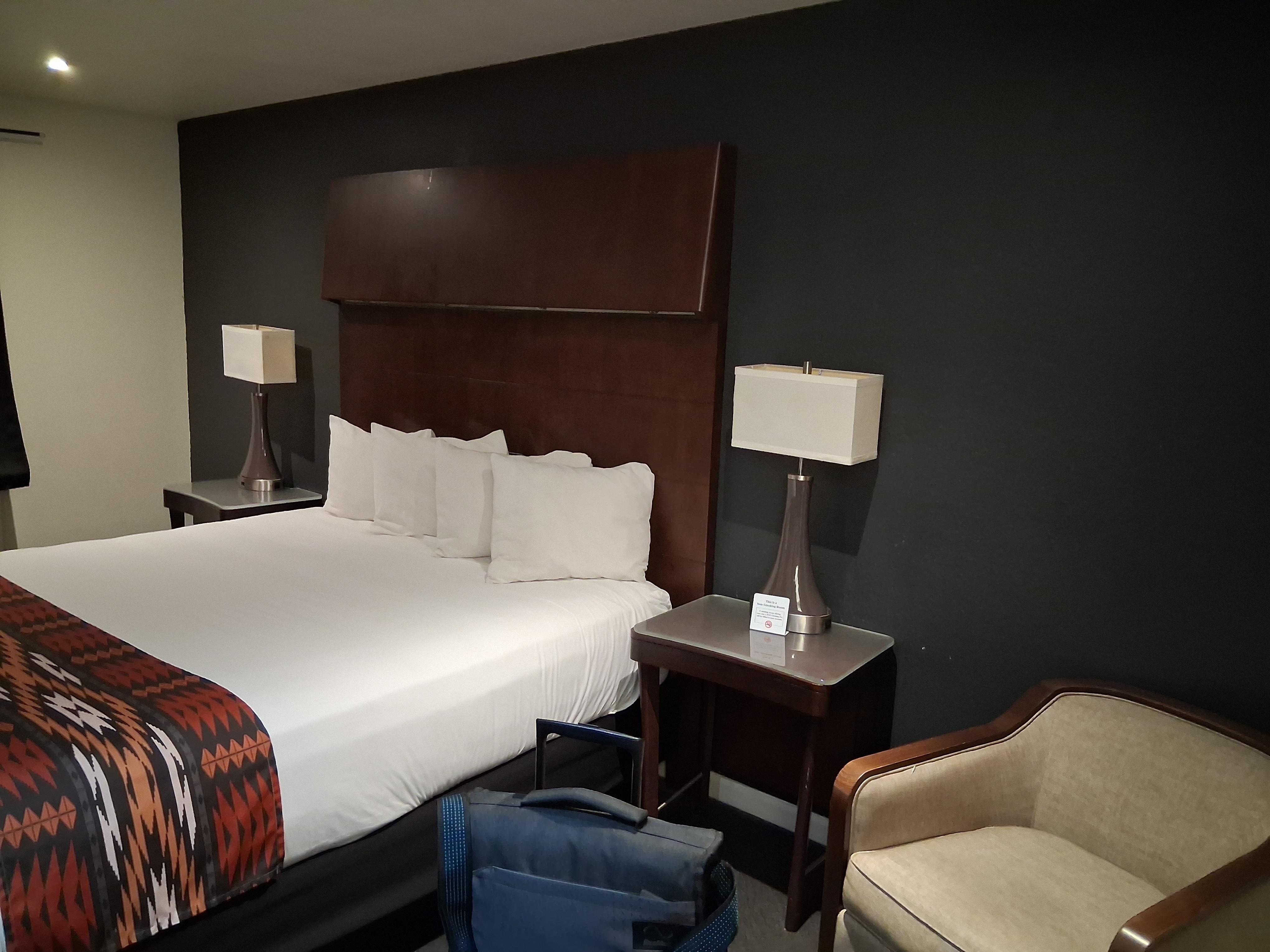 King room single, beautifully decorated 