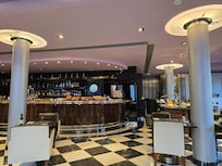 Breakfast was very good and the breakfast room was pleasant.