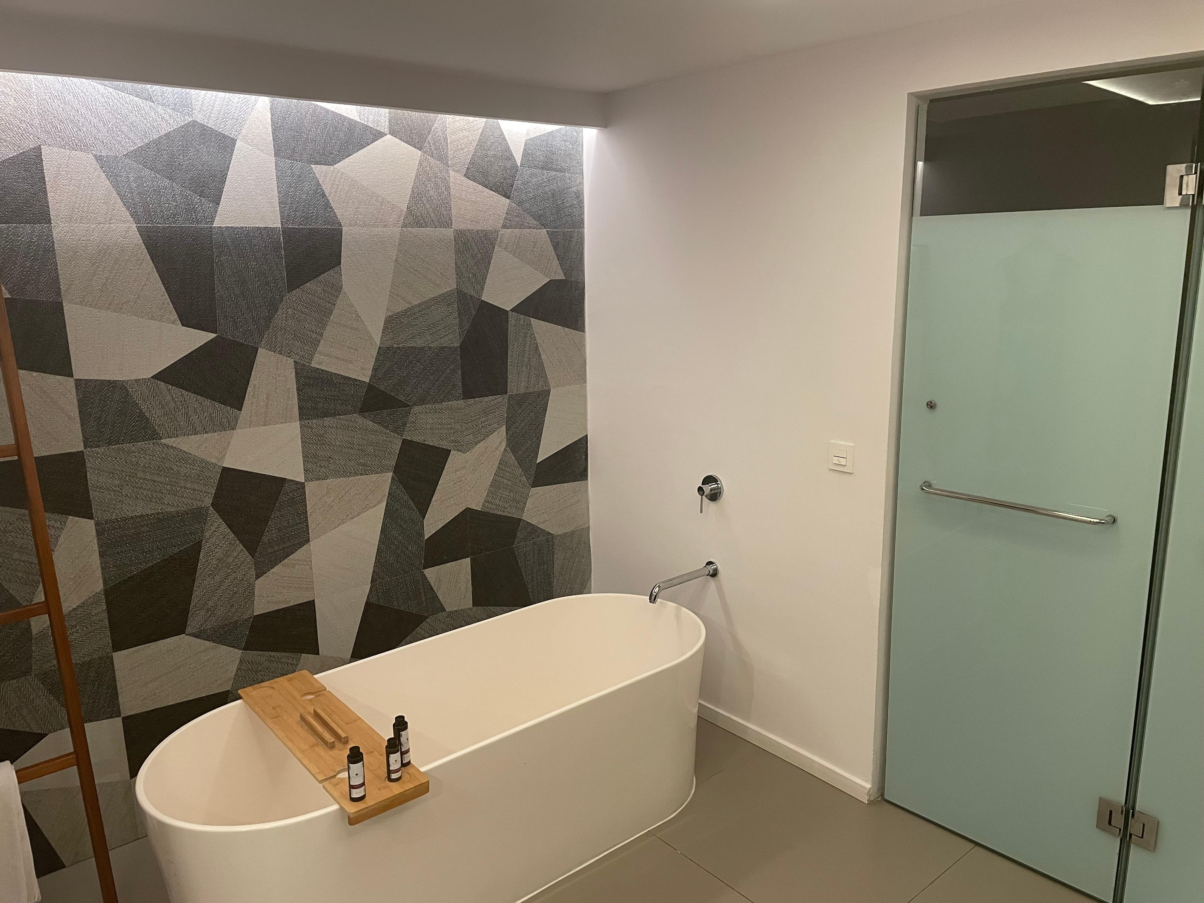 Rooftop club suite bathroom 