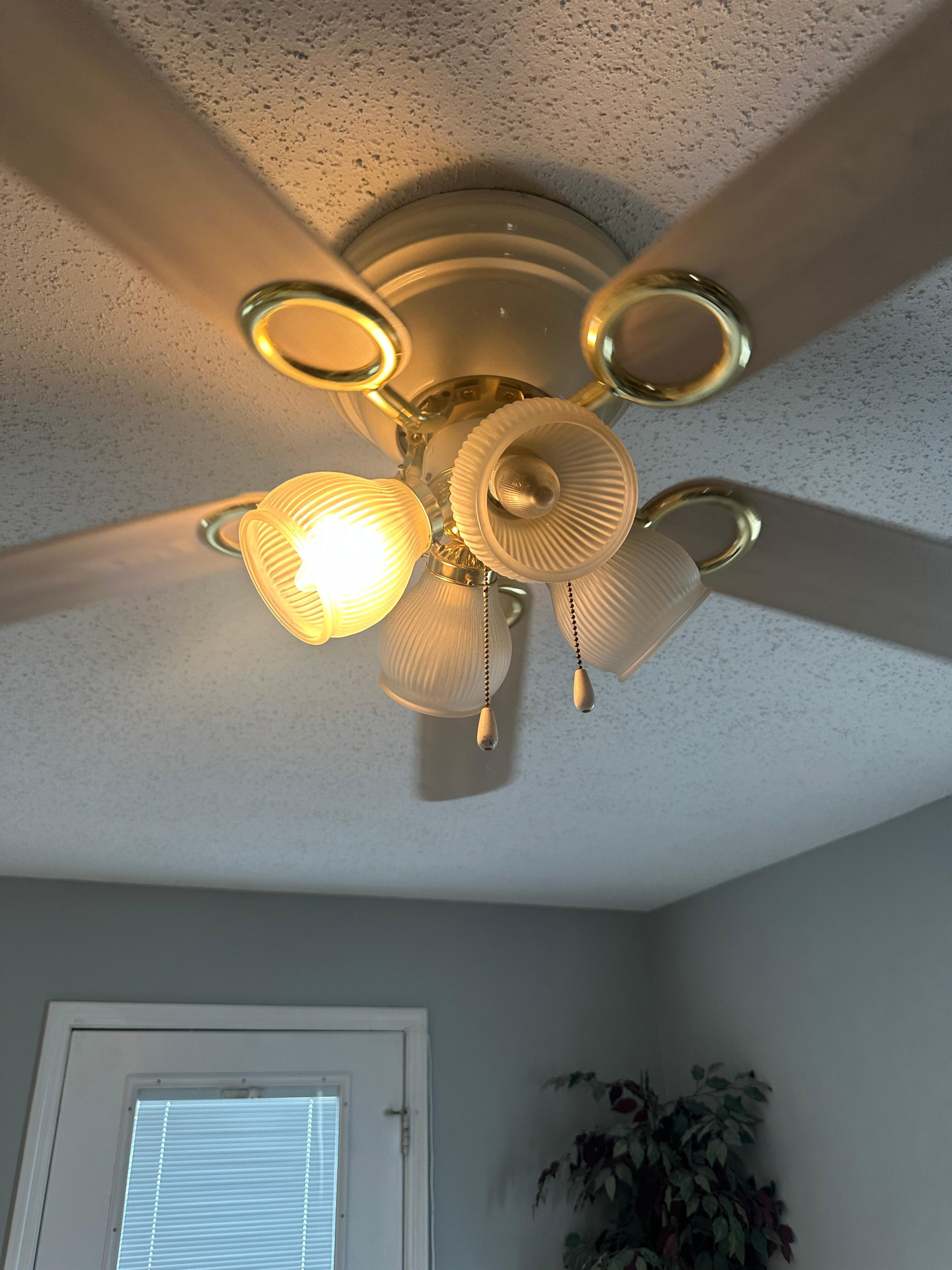 several light fixtures with burned out bulbs