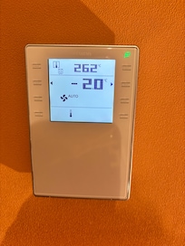 Nachts um 2:30 Uhr angekommen … Leider war das Fenster gekippt und die Klimaanlage nicht aktiv