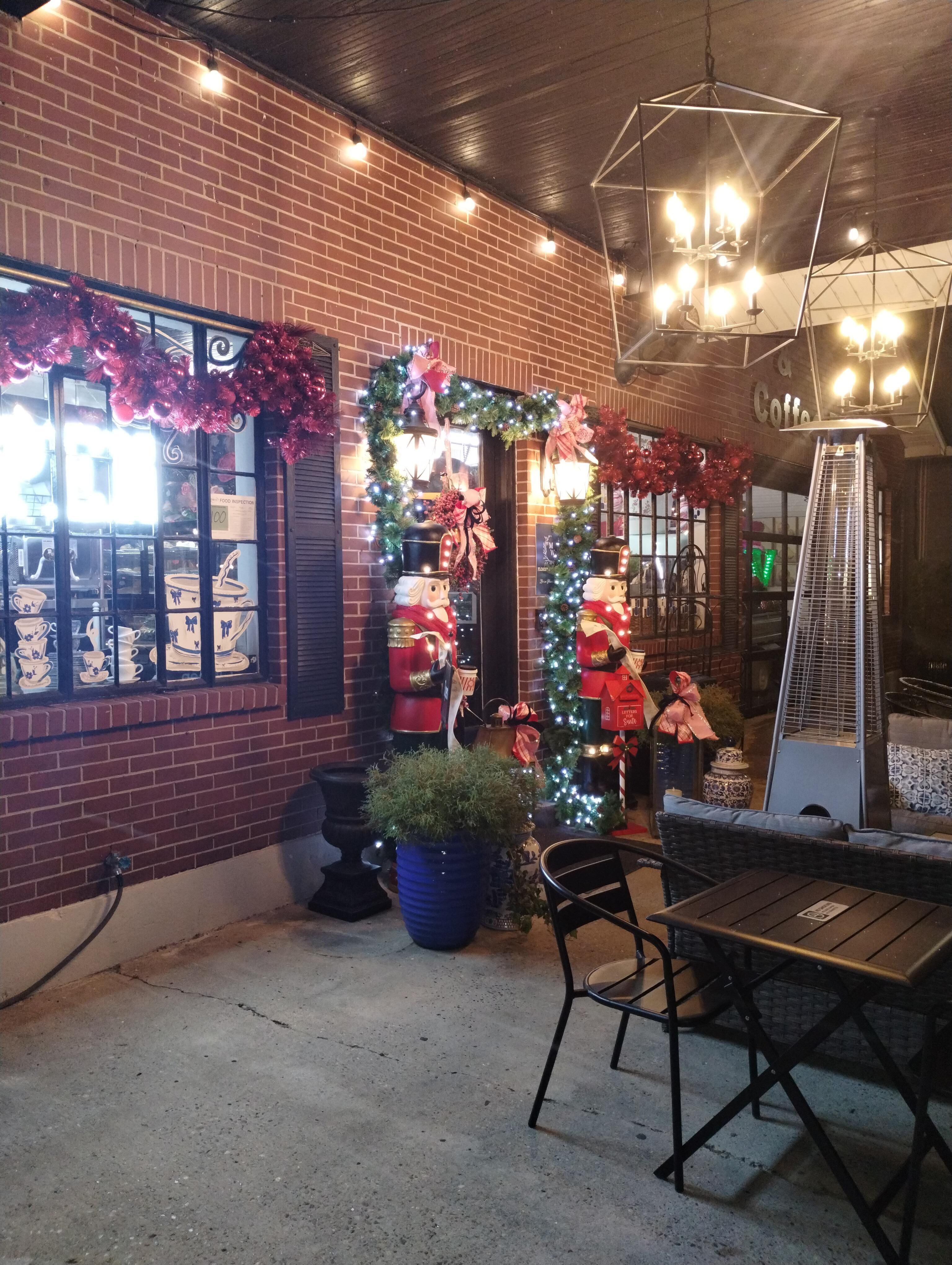 The cute coffee shop 