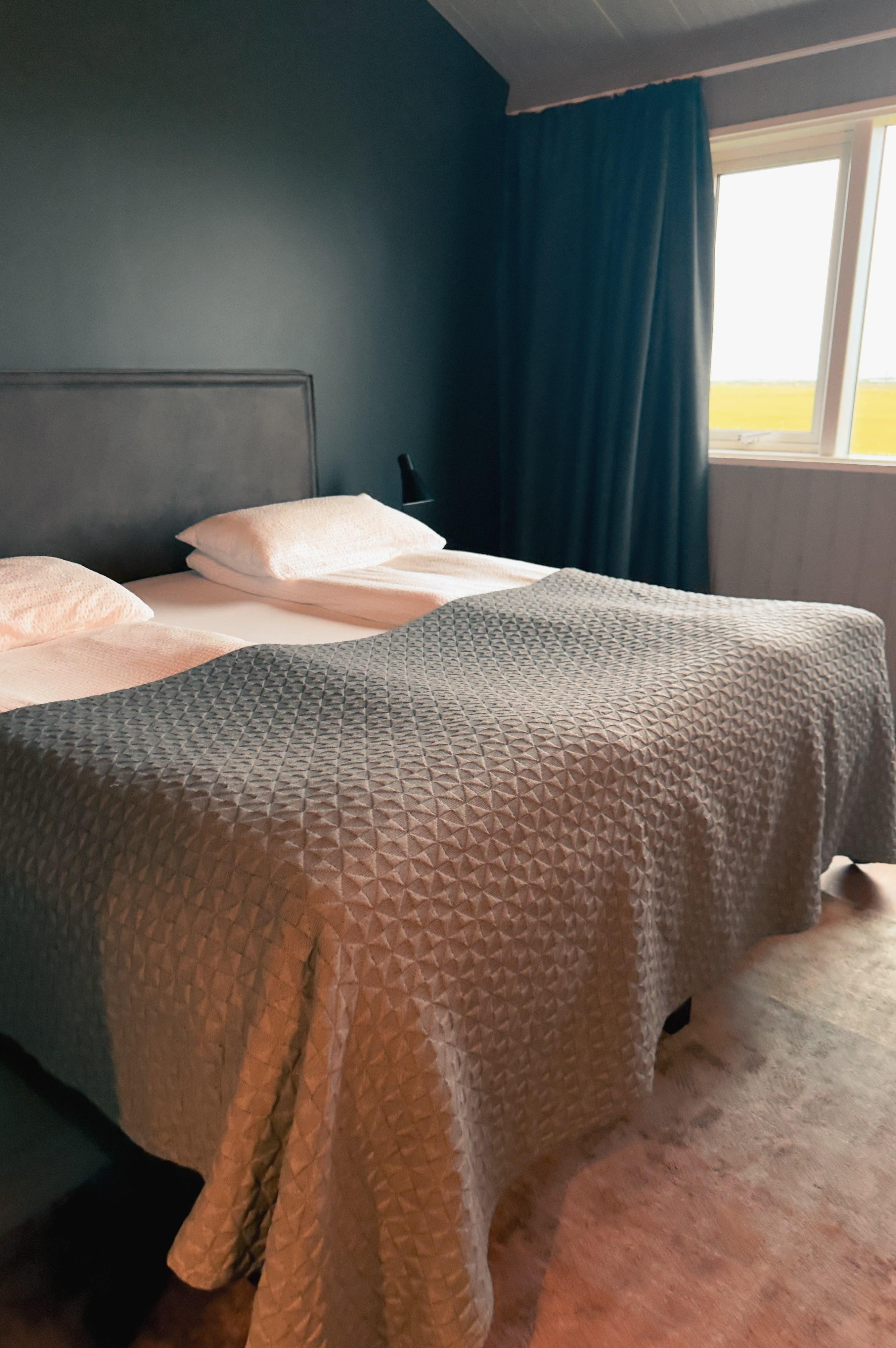 God og behagelig seng. Sengetøyet var av krepp, noe som fungerte vedlig godt.