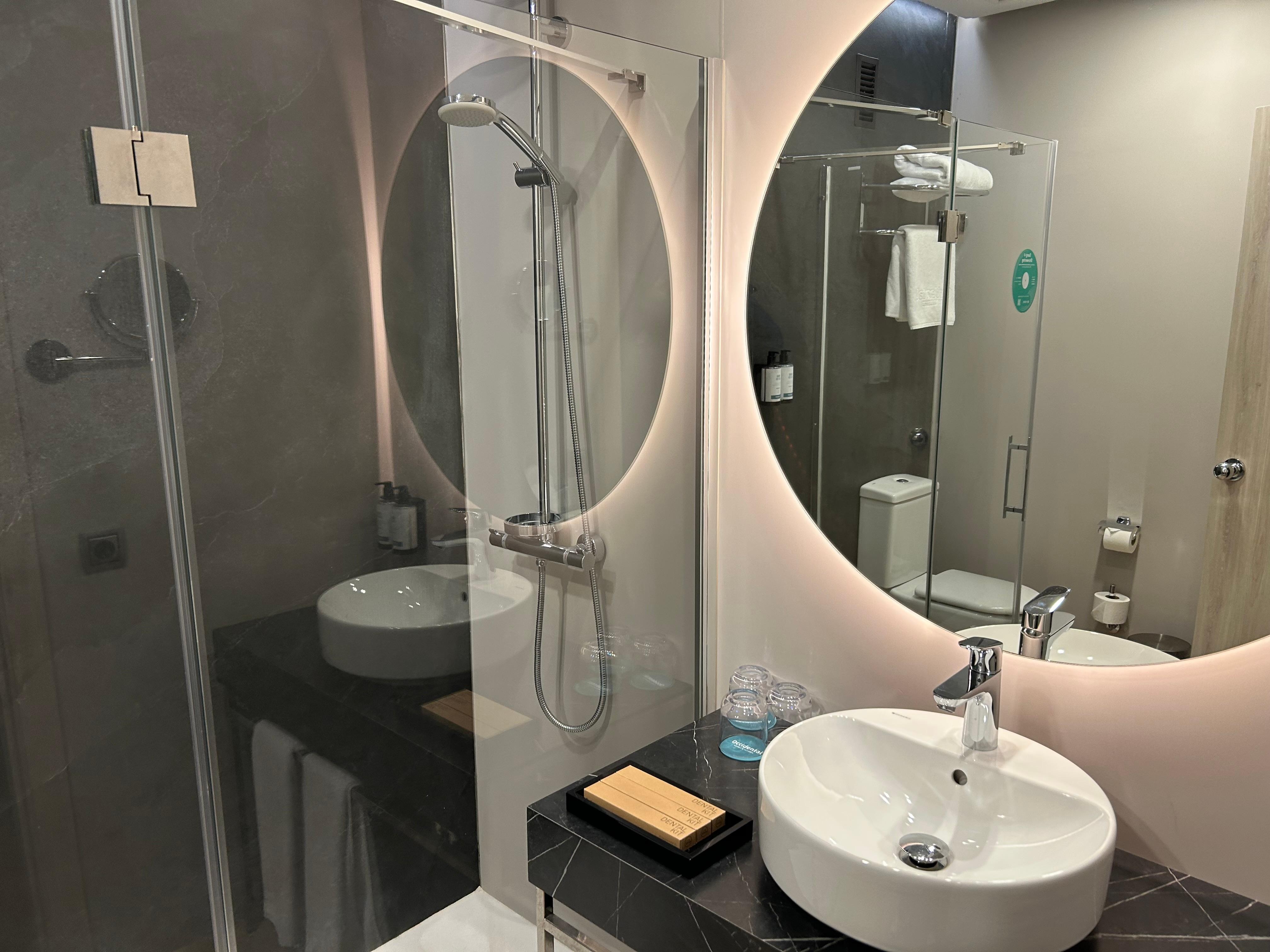 Baño súper cómodo y limpio