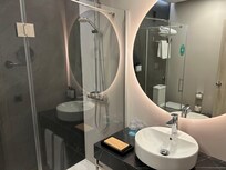 Baño súper cómodo y limpio