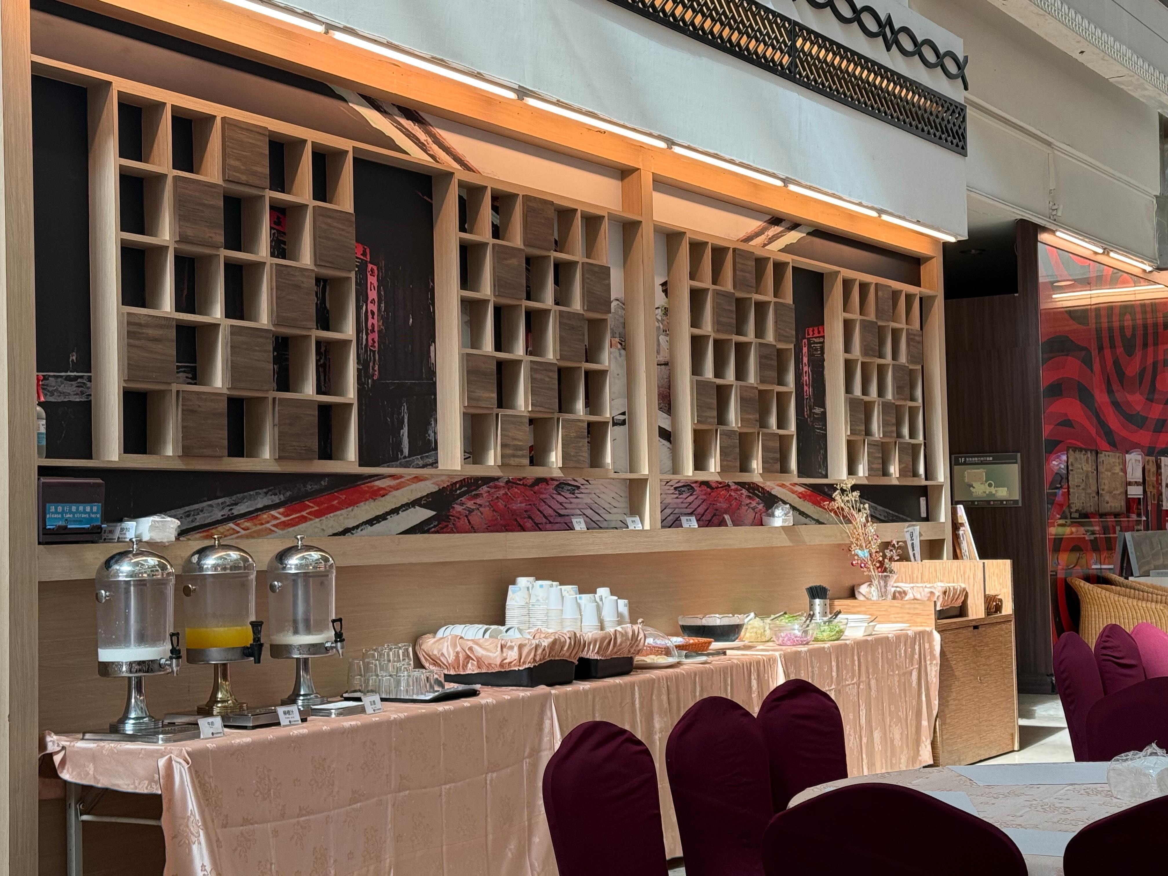 早餐飲料甜點區