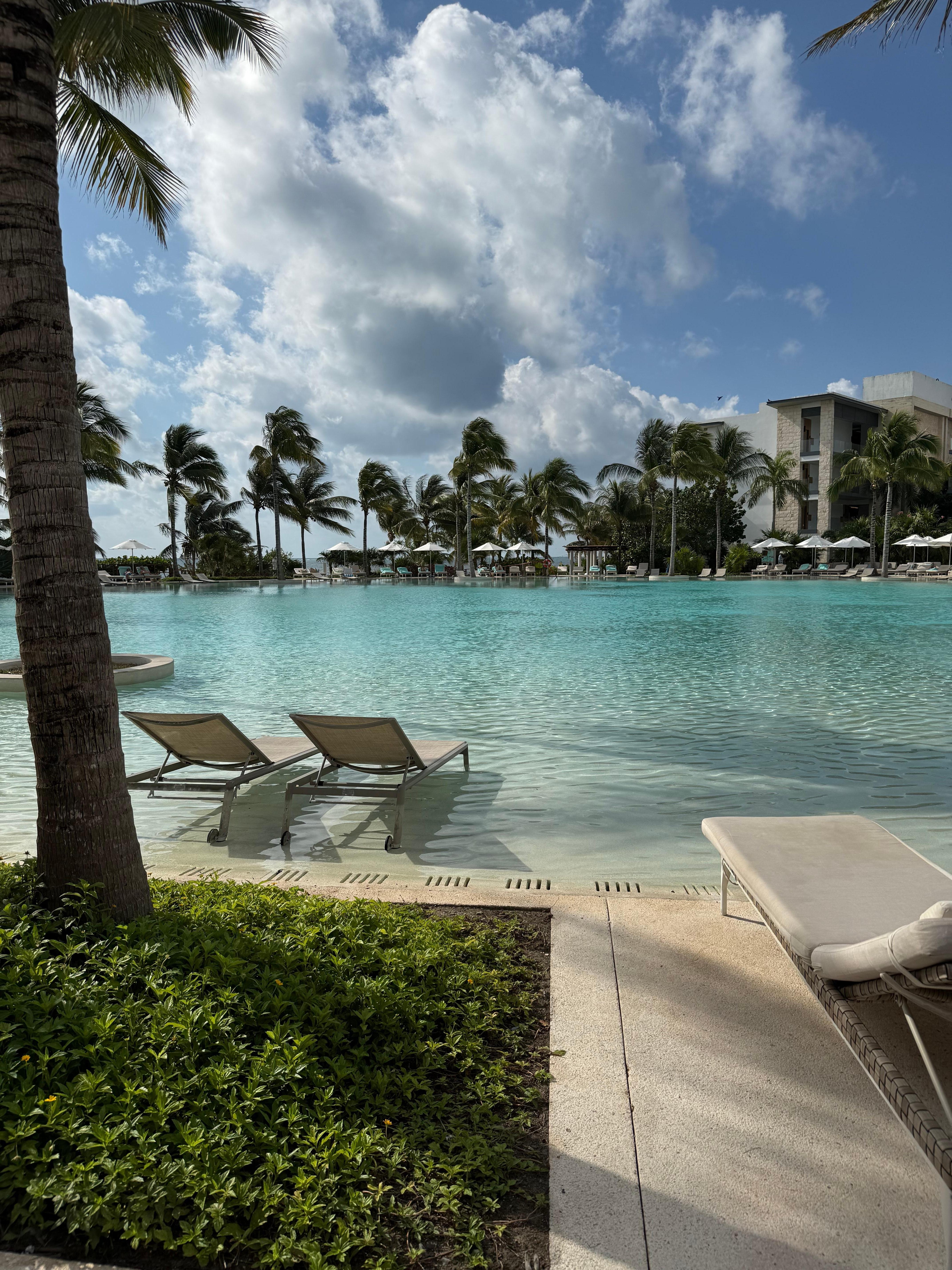 This is the Serenity pool which is a quiet pool where relaxing is easy. 