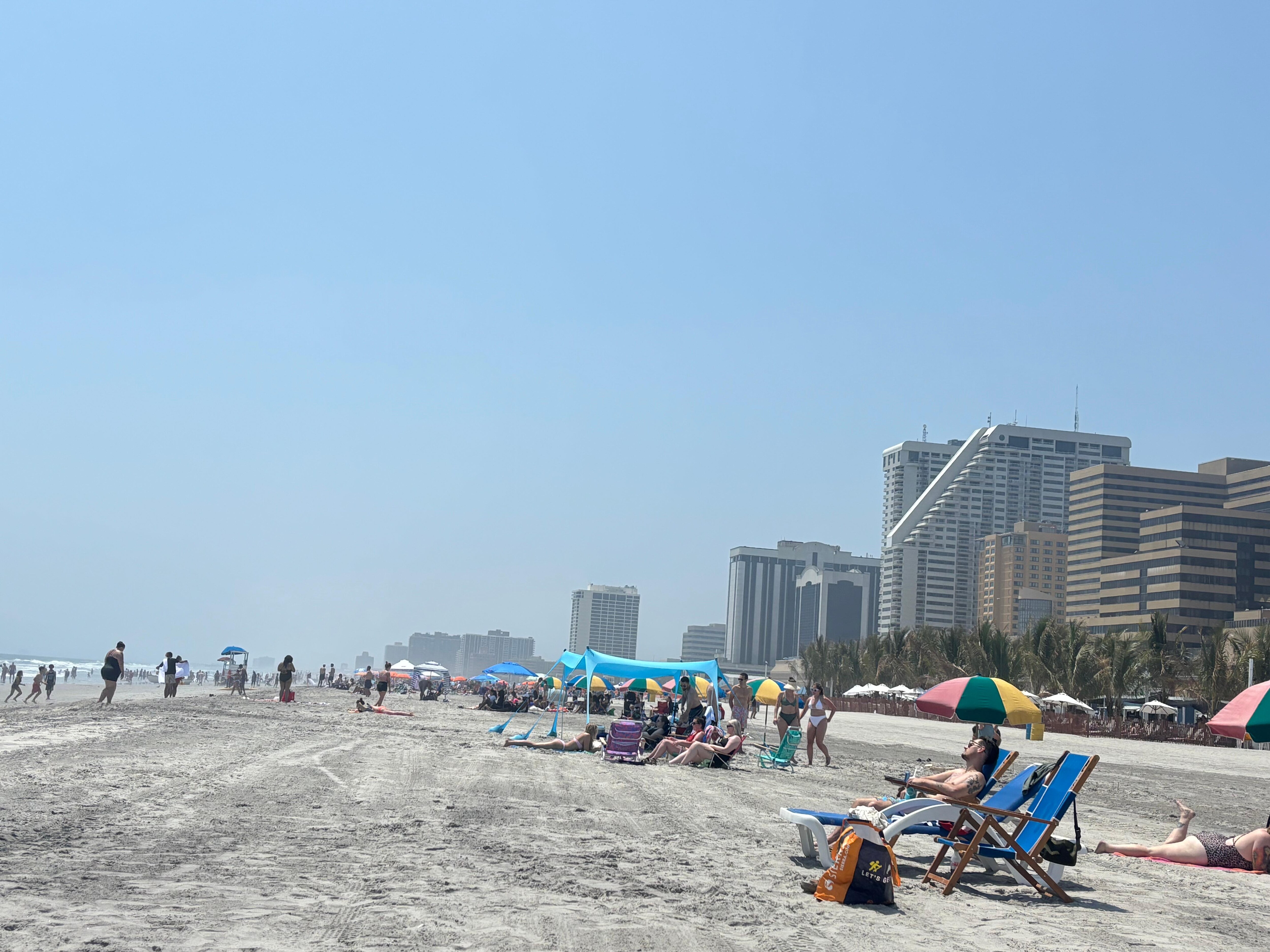 Beach boardwalk location to shops & casino