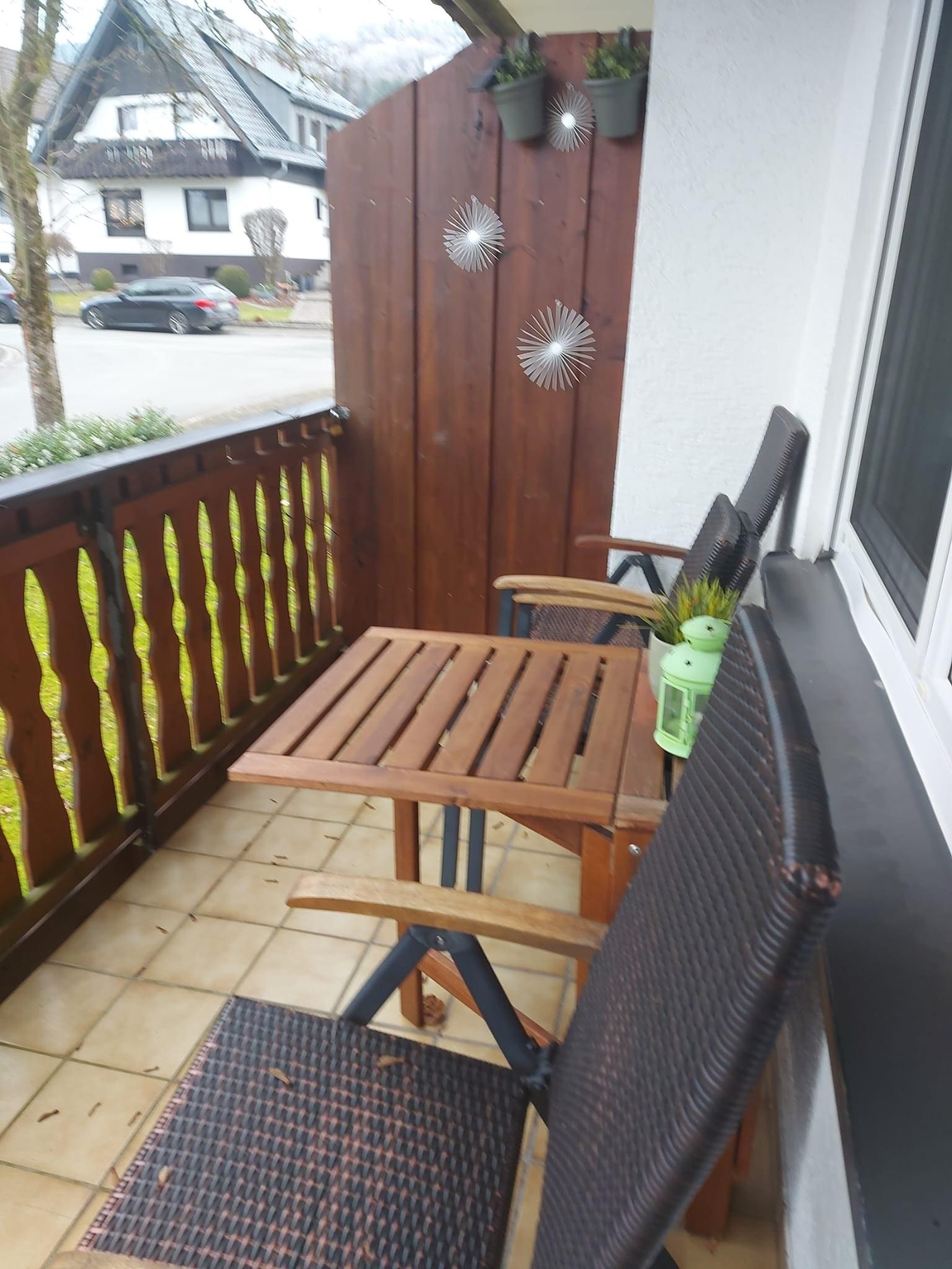 Schöner gemütlicher Balkon , sehr gut für Raucher geeignet.