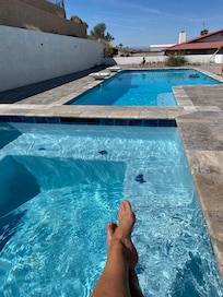 Private spa/hot tub and pool. Ahhhh!