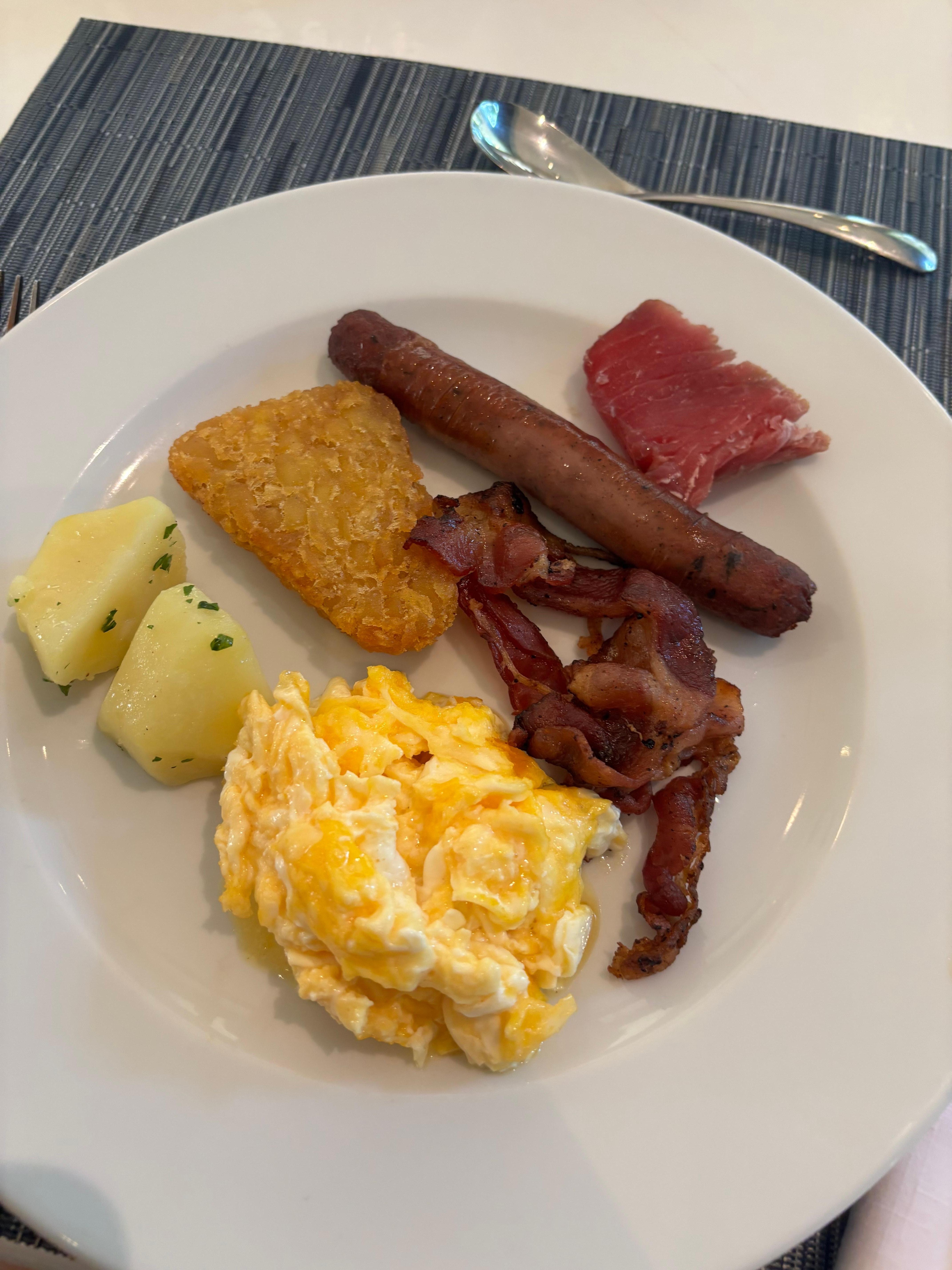 Breakfast buffet at Capricho