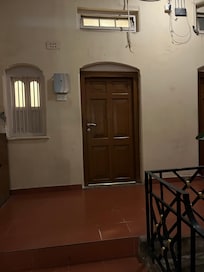 部屋は、落ち着いたデザインで静か。