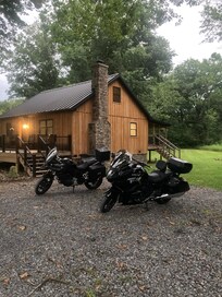Lovely setting on a creek.