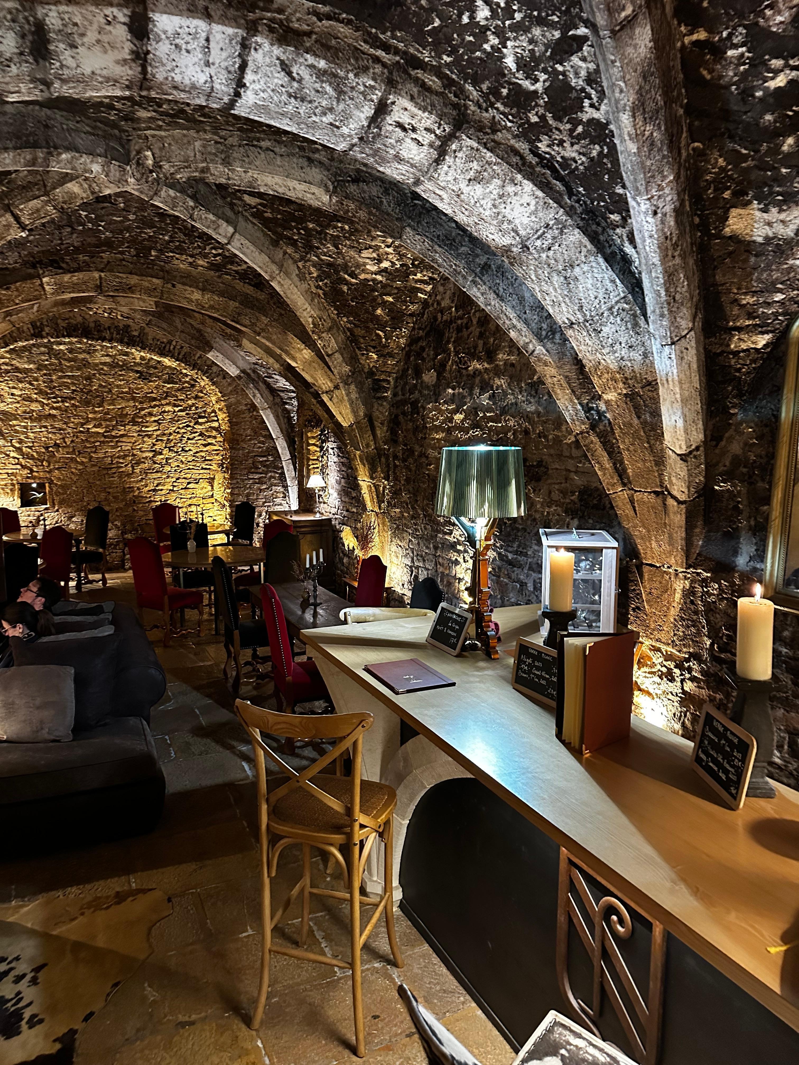 The breakfast room bar and seating area
